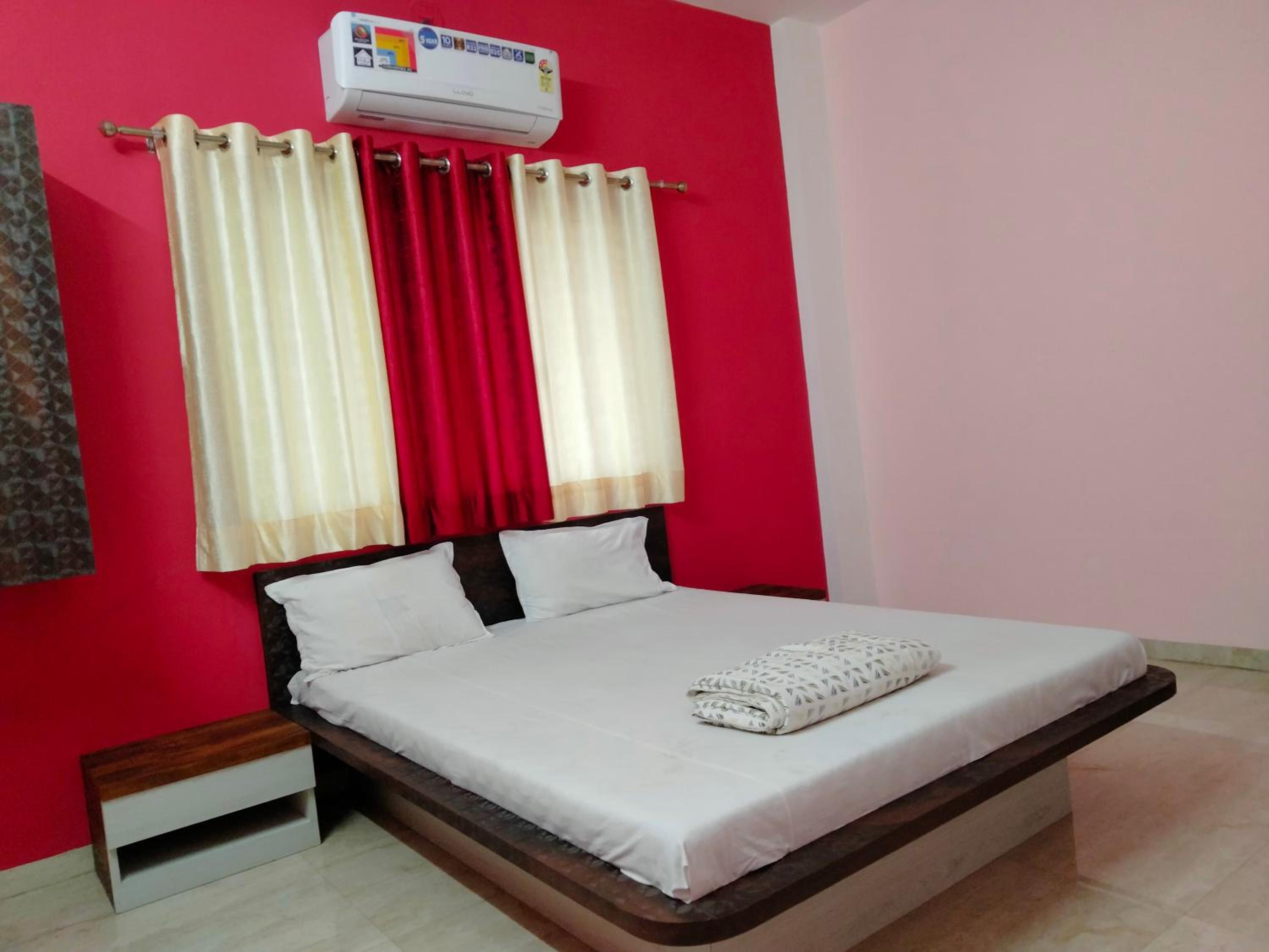 Vrundavan Lodge
