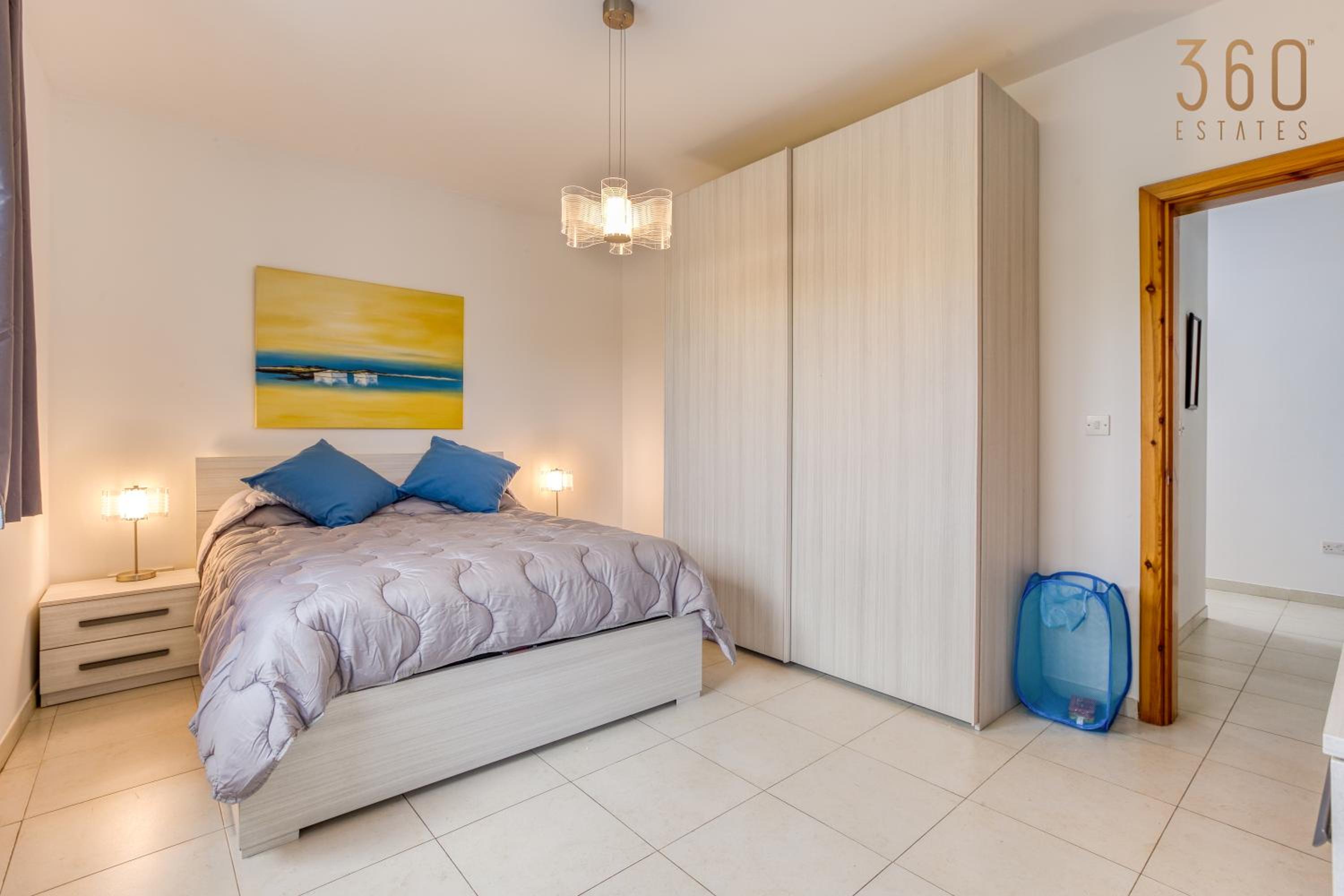 Modern Apartment with Sofabed & Balcony in Gzira by 360 Estates view 4