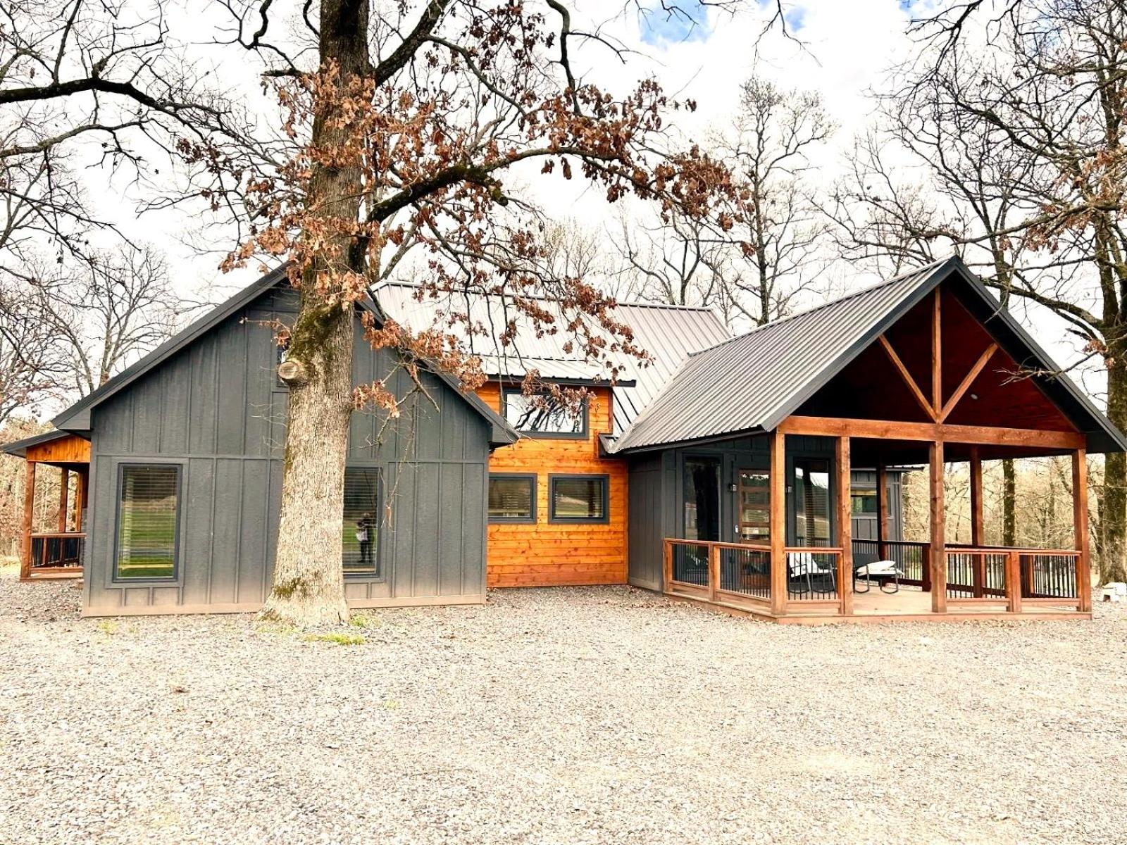 Shady Days Cabin Stylish 3BR Retreat with Hot Tub & Outdoor Kitchen - 5 Mins to Hochatown view 5
