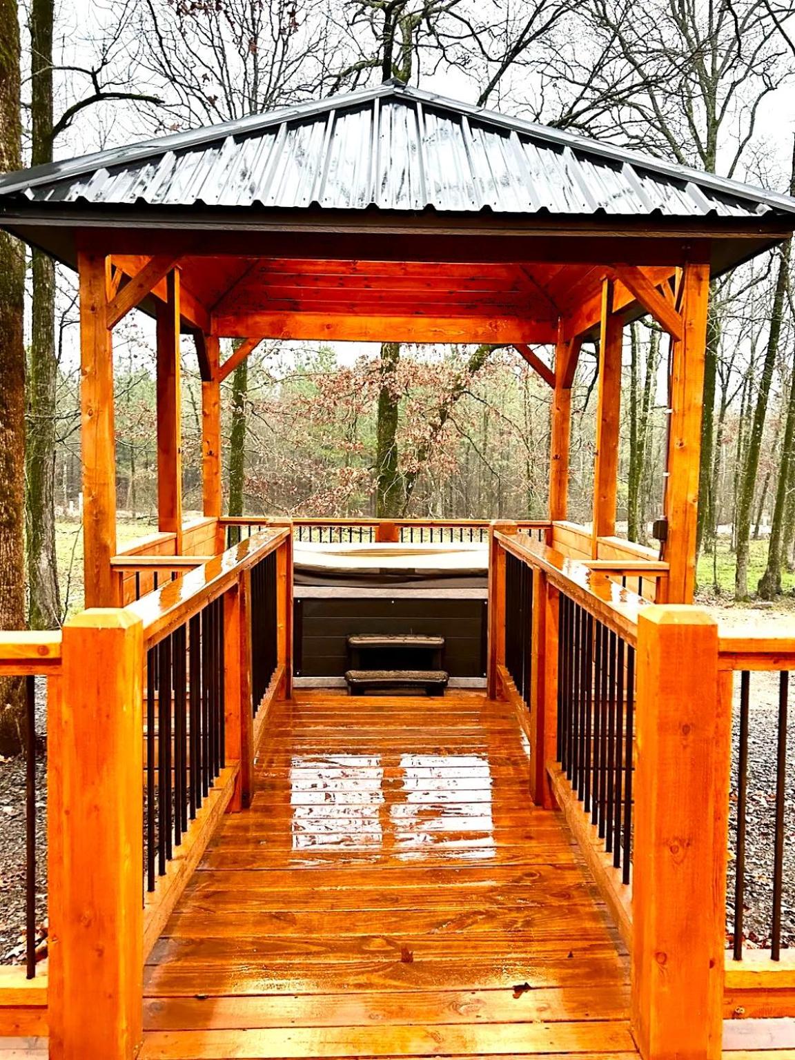 Shady Days Cabin Stylish 3BR Retreat with Hot Tub & Outdoor Kitchen - 5 Mins to Hochatown view 3