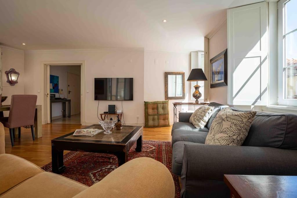 Historical 3 Bedroom Duplex Apartment in Lisbon view 3