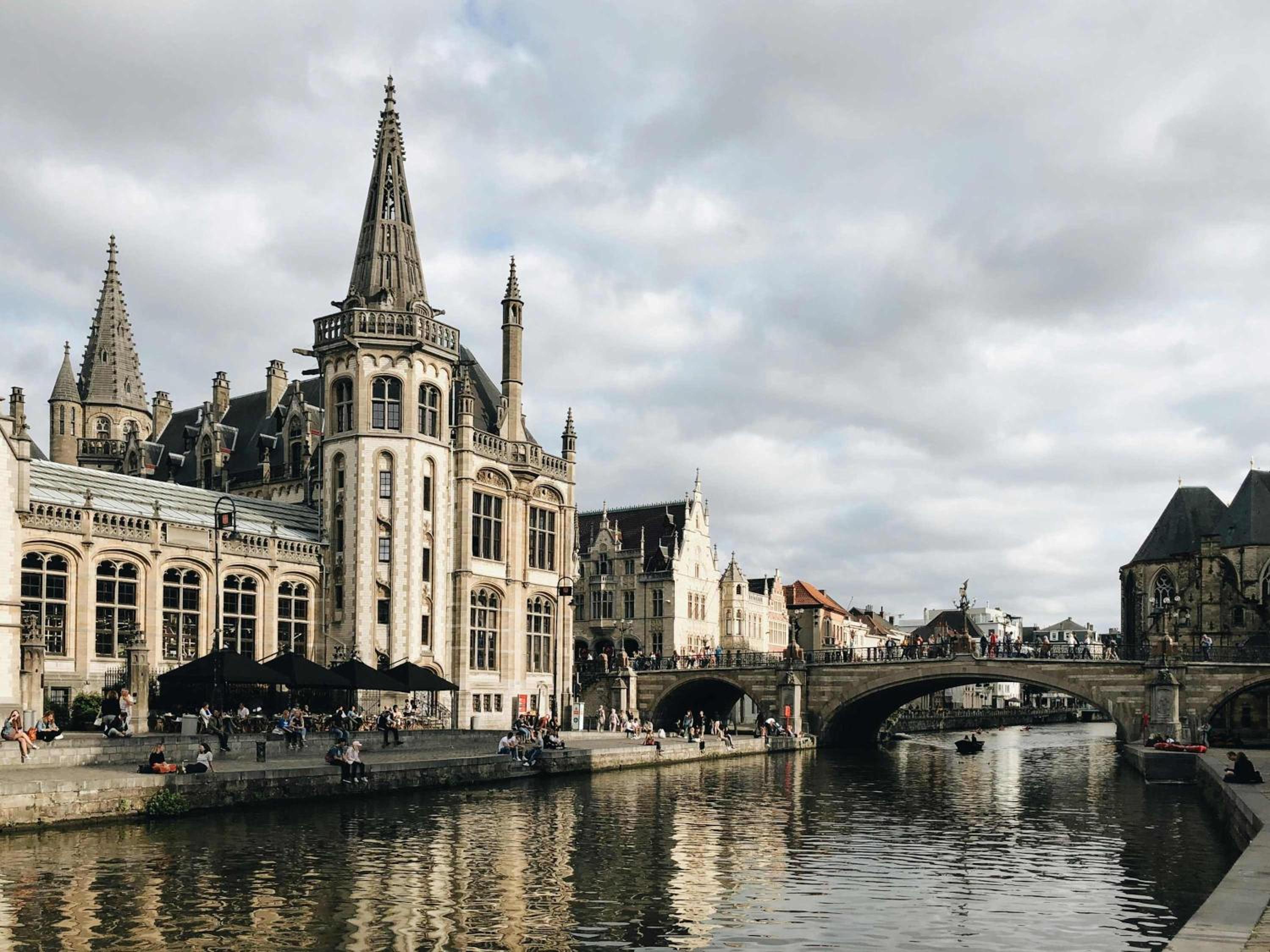 Huswell - Stylish Duplex Studio with Premium Materials in Ghent City Center