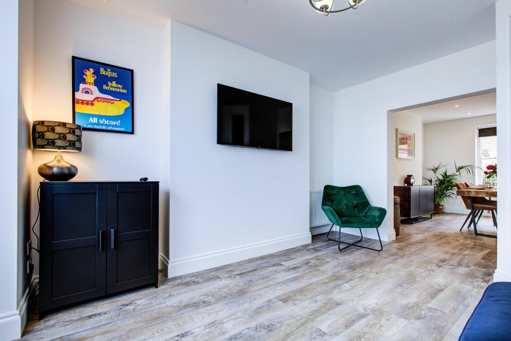 Luxury 2 Bed Apartment with Stunning Sea View Steps from Old Town and Dreamland, photo 19