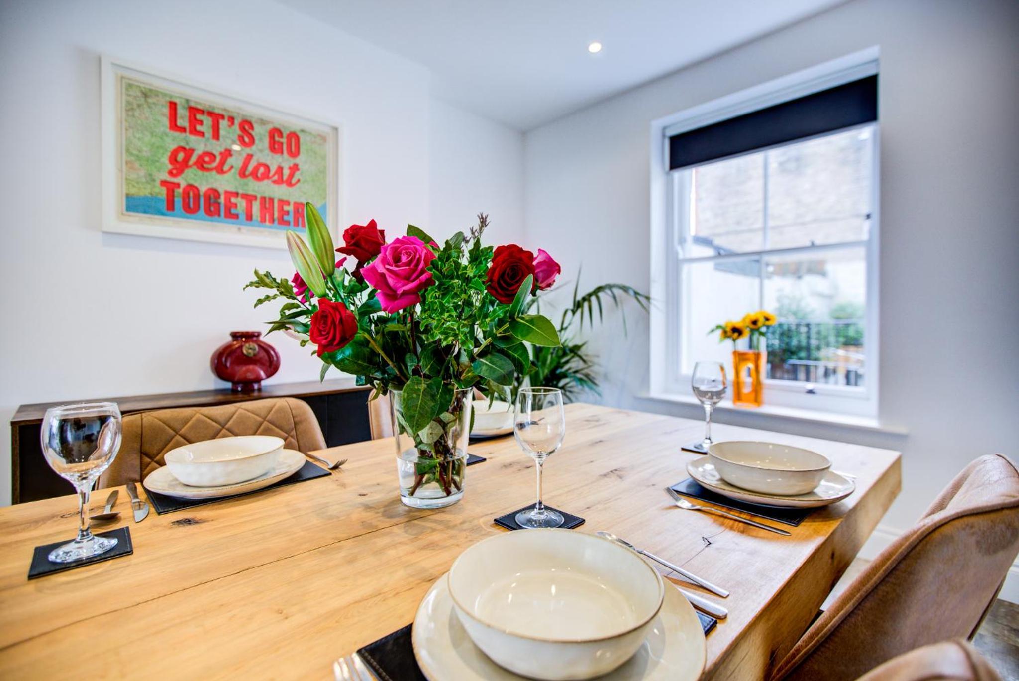 Luxury 2 Bed Apartment with Stunning Sea View Steps from Old Town and Dreamland