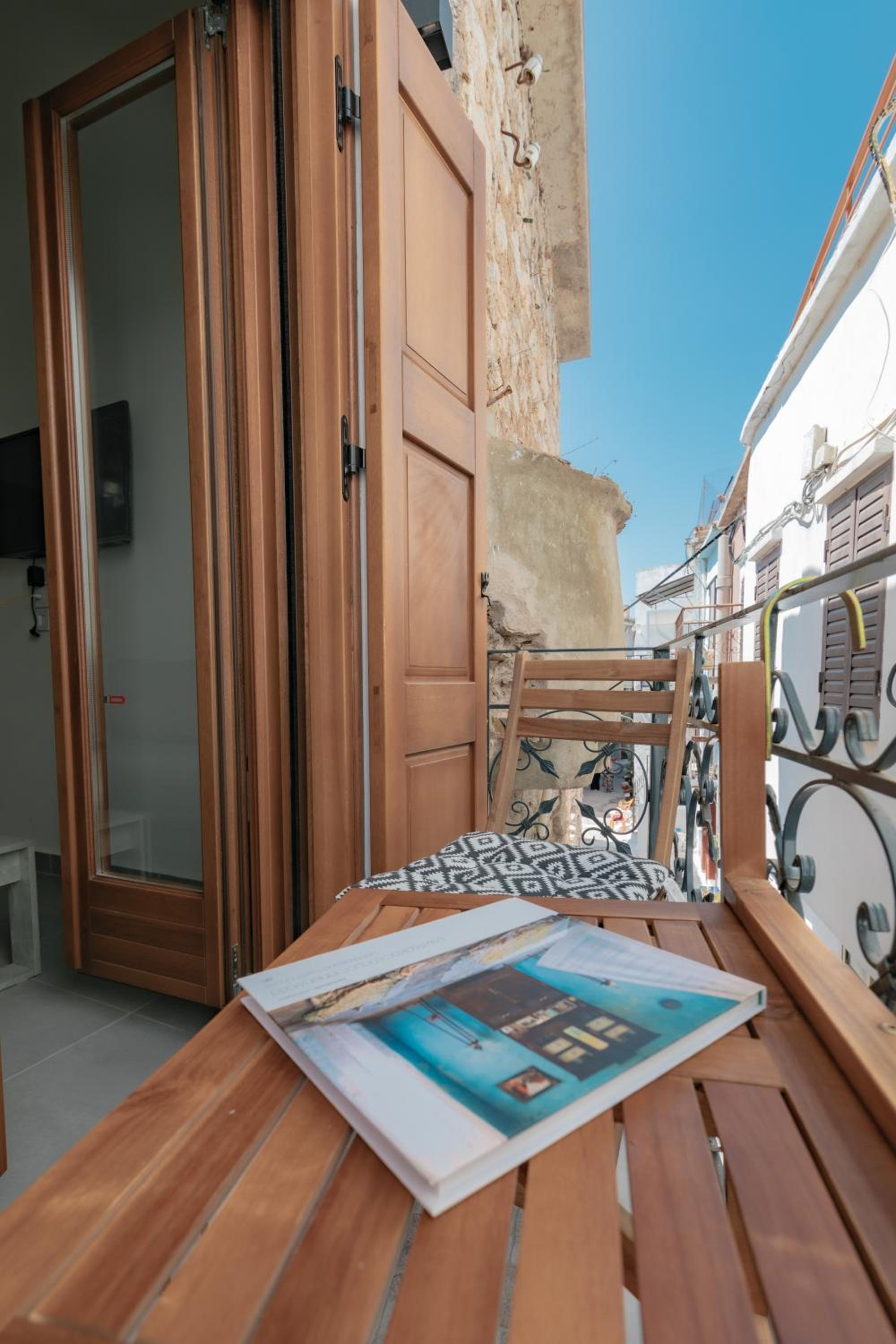 Avgoustinos house
