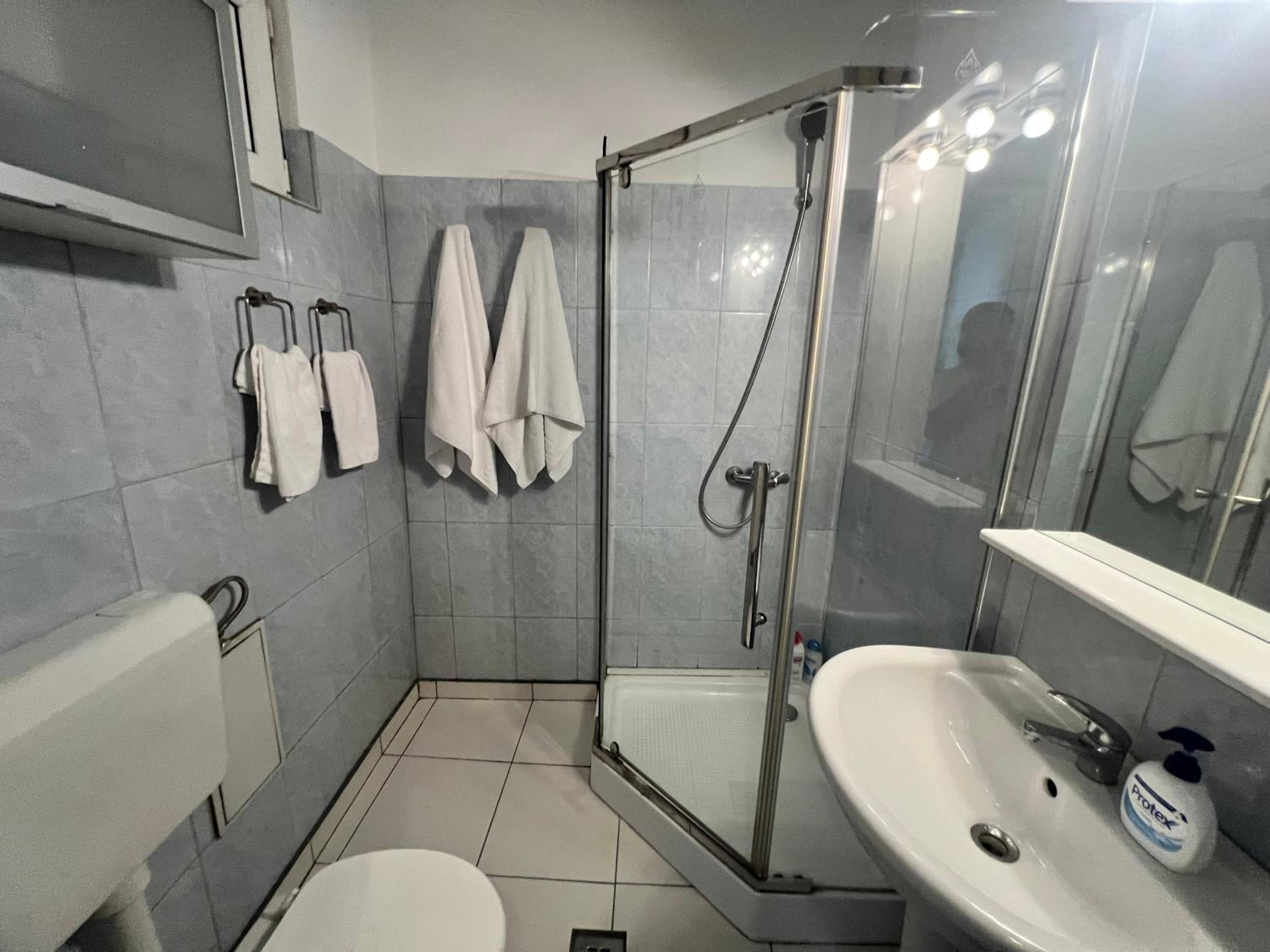 Lazy's Haven - Apt near Coltea Hospital Old Town view 5