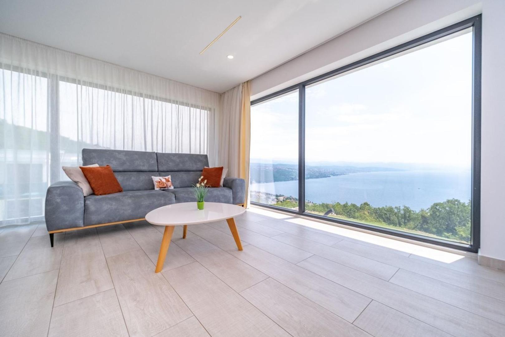 Villa Deavista by Villsy