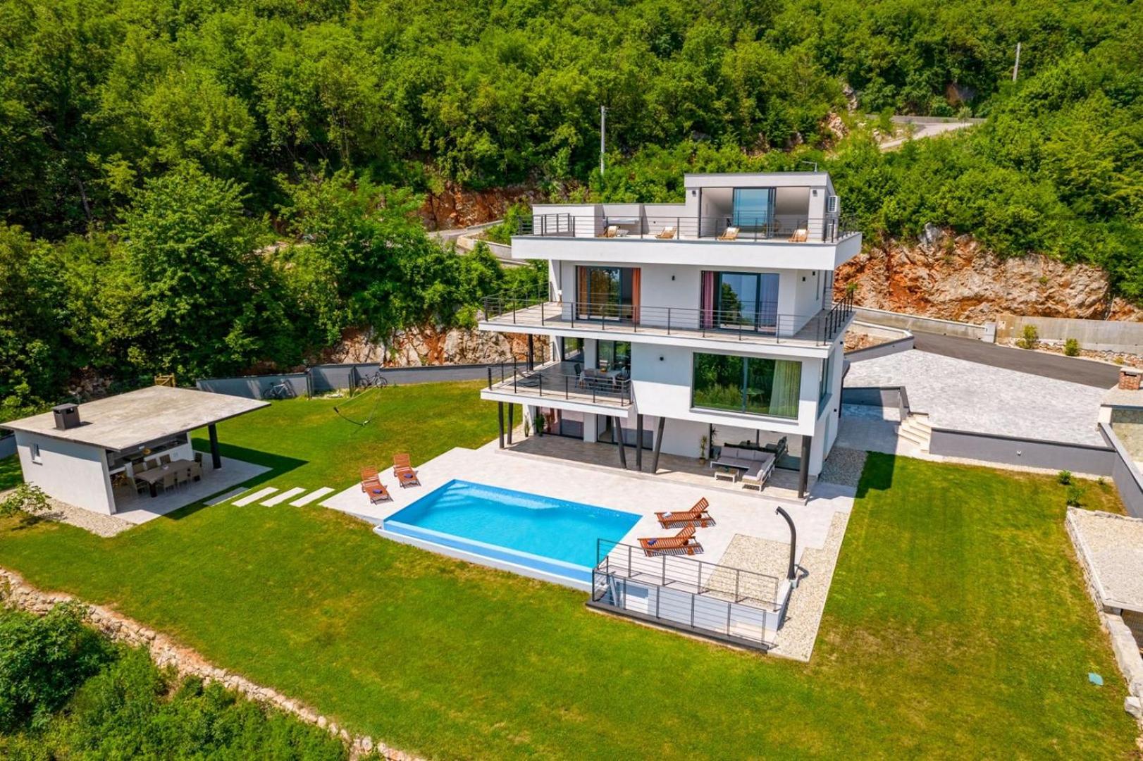 Villa Deavista by Villsy