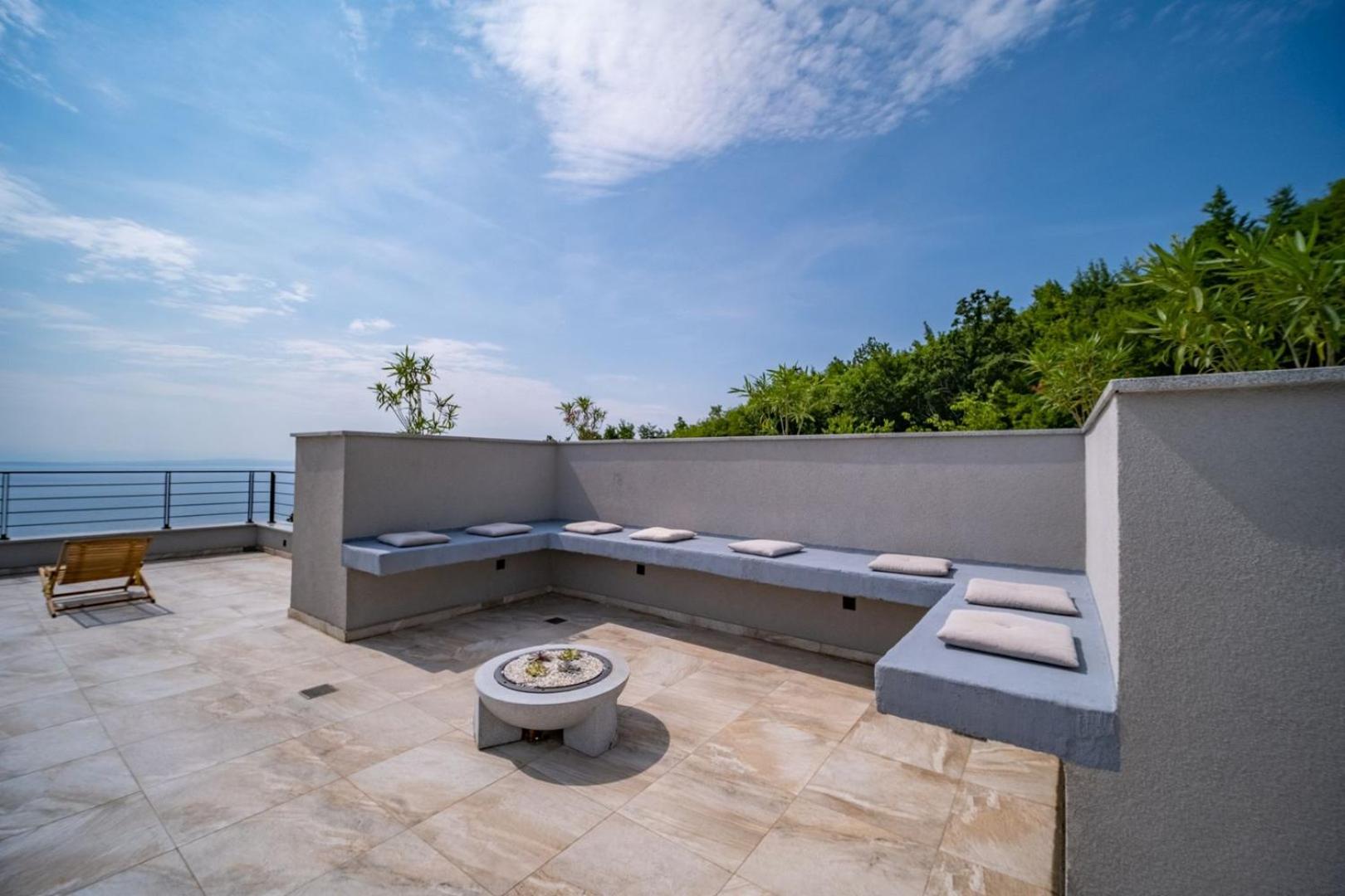Villa Deavista by Villsy
