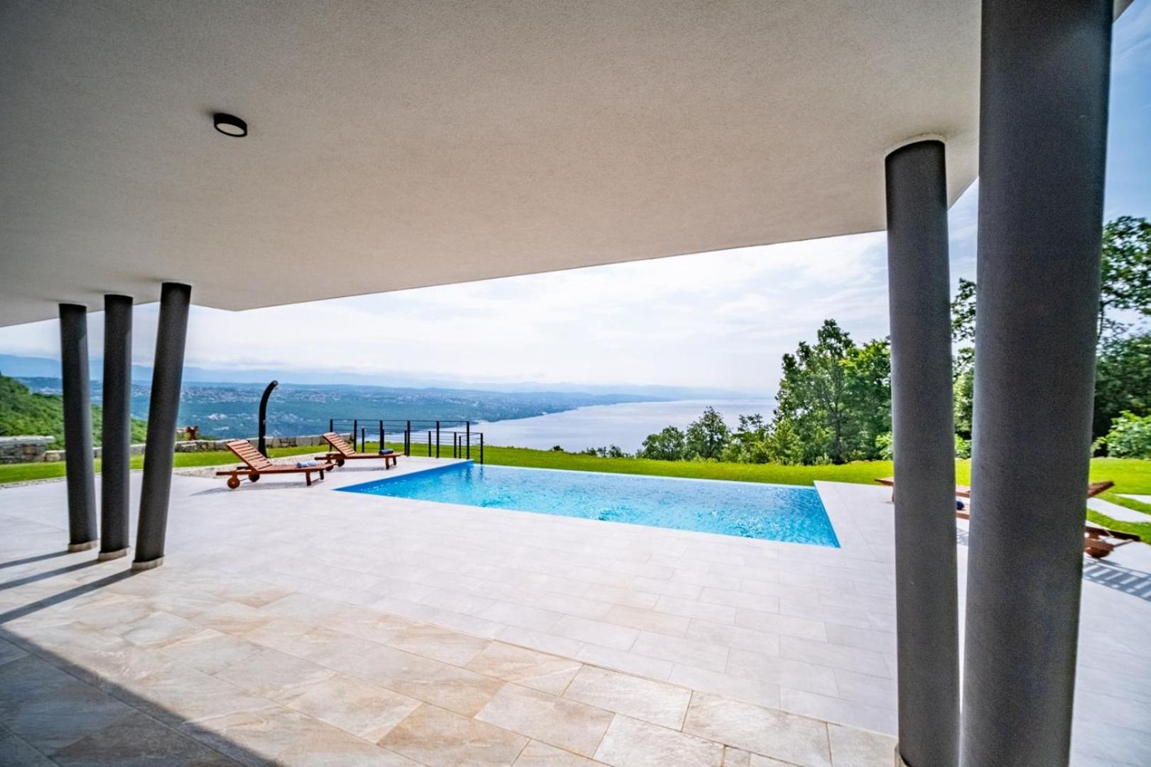 Villa Deavista by Villsy