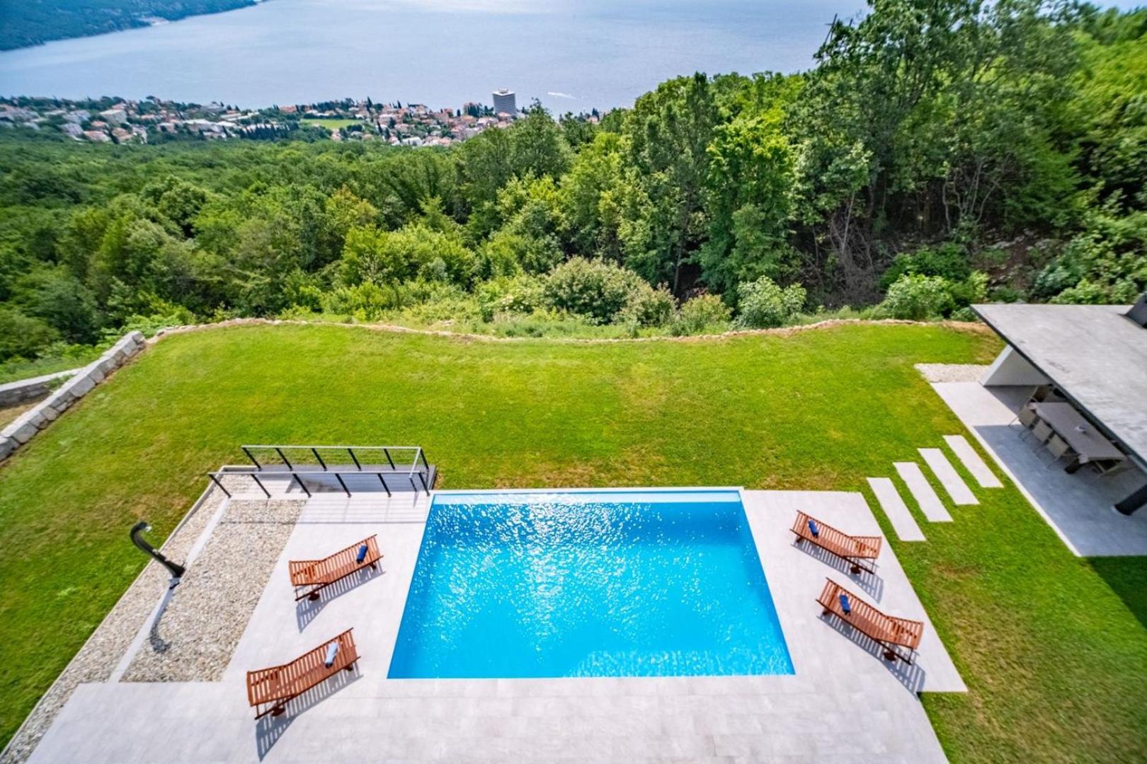 Villa Deavista by Villsy