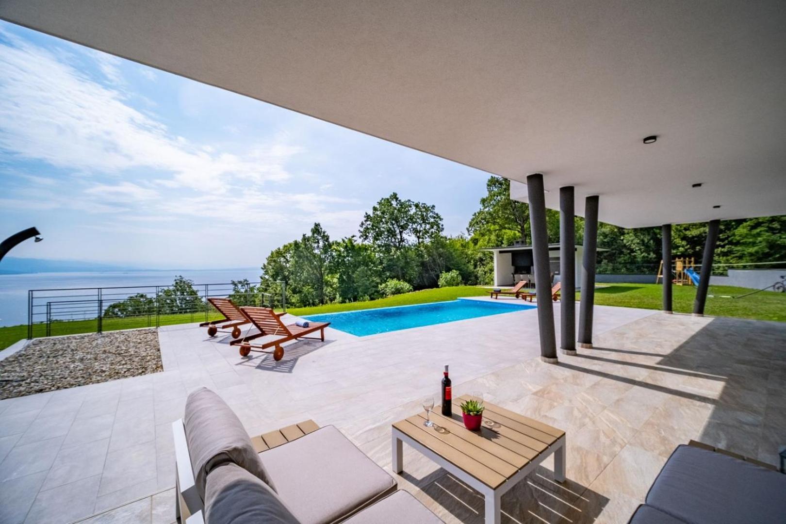 Villa Deavista by Villsy