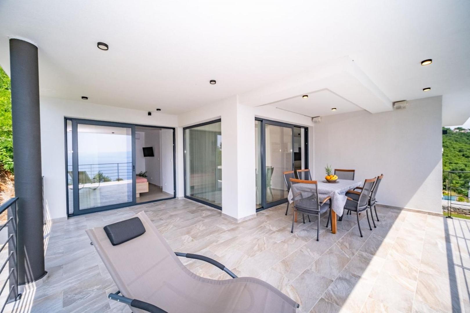 Villa Deavista by Villsy