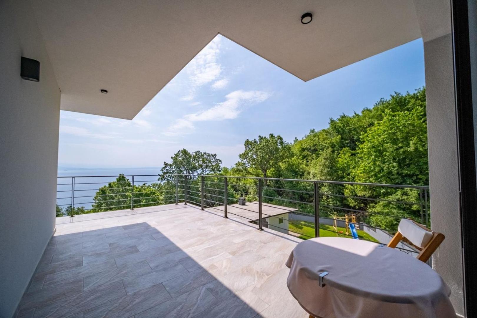 Villa Deavista by Villsy