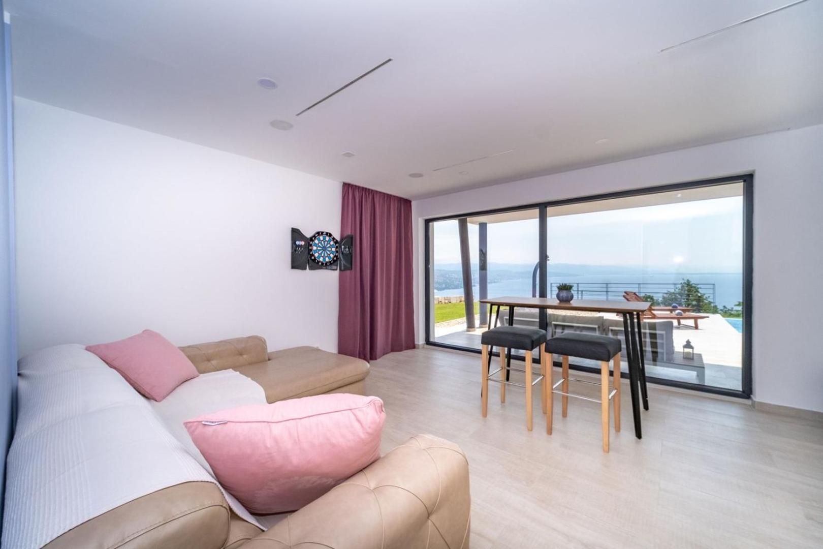 Villa Deavista by Villsy
