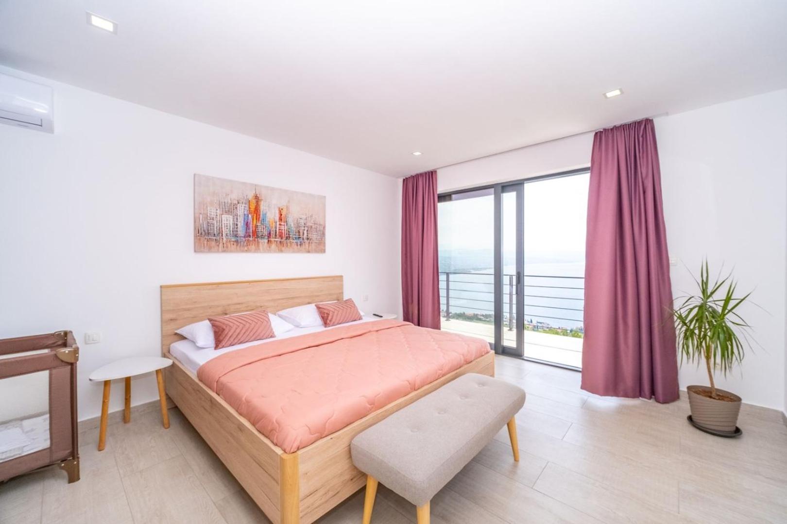 Villa Deavista by Villsy