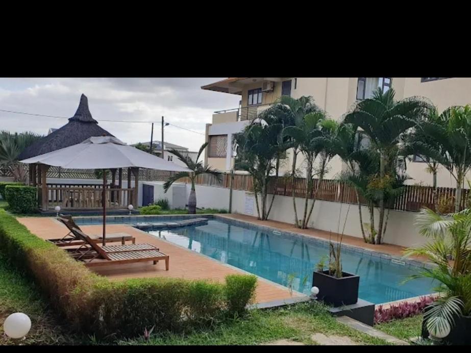 Deluxe Ocean View Penthouse with private Roof Deck view 3