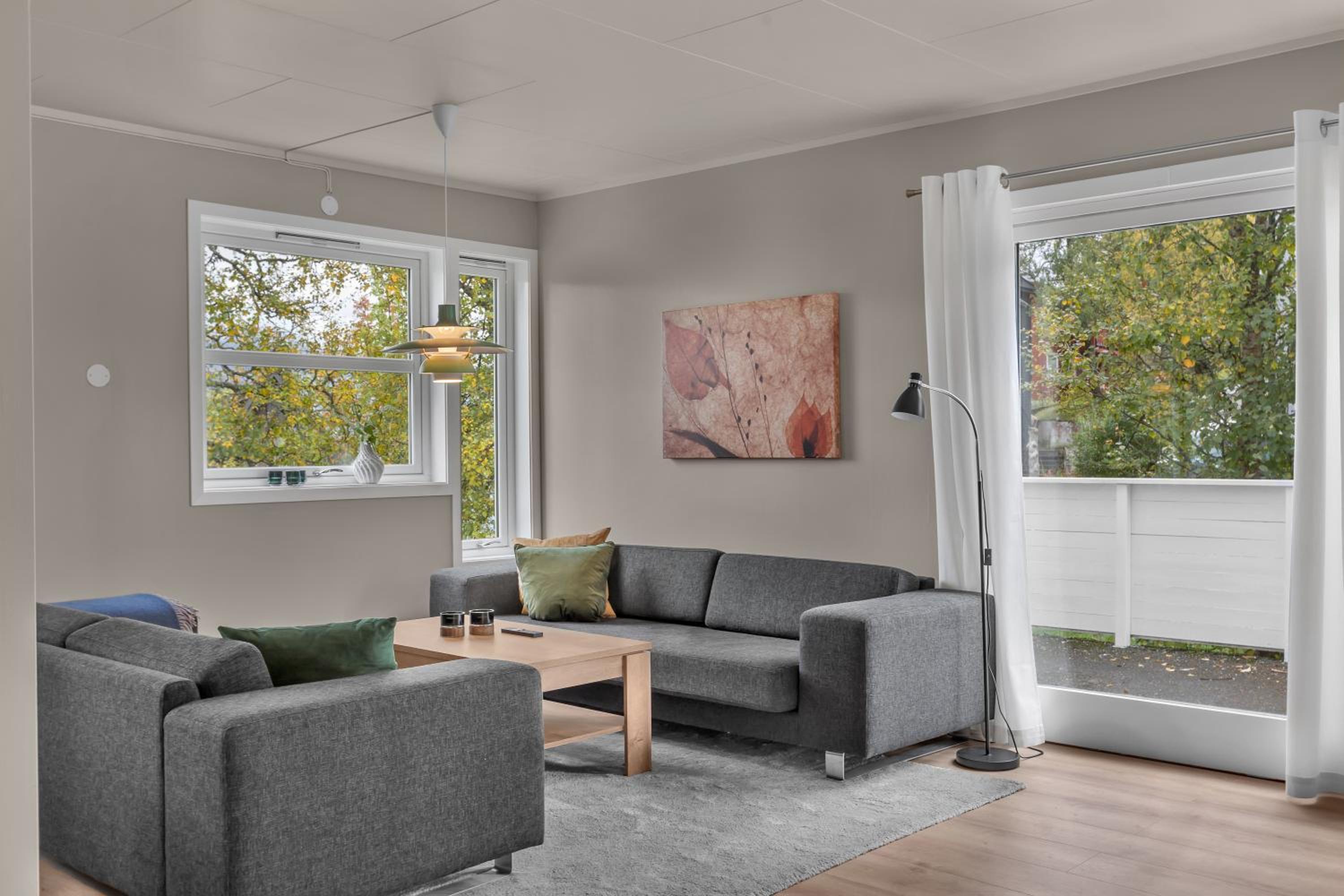 Northstay - Grimsby House, Free Parking, Sauna, Sleeps 16