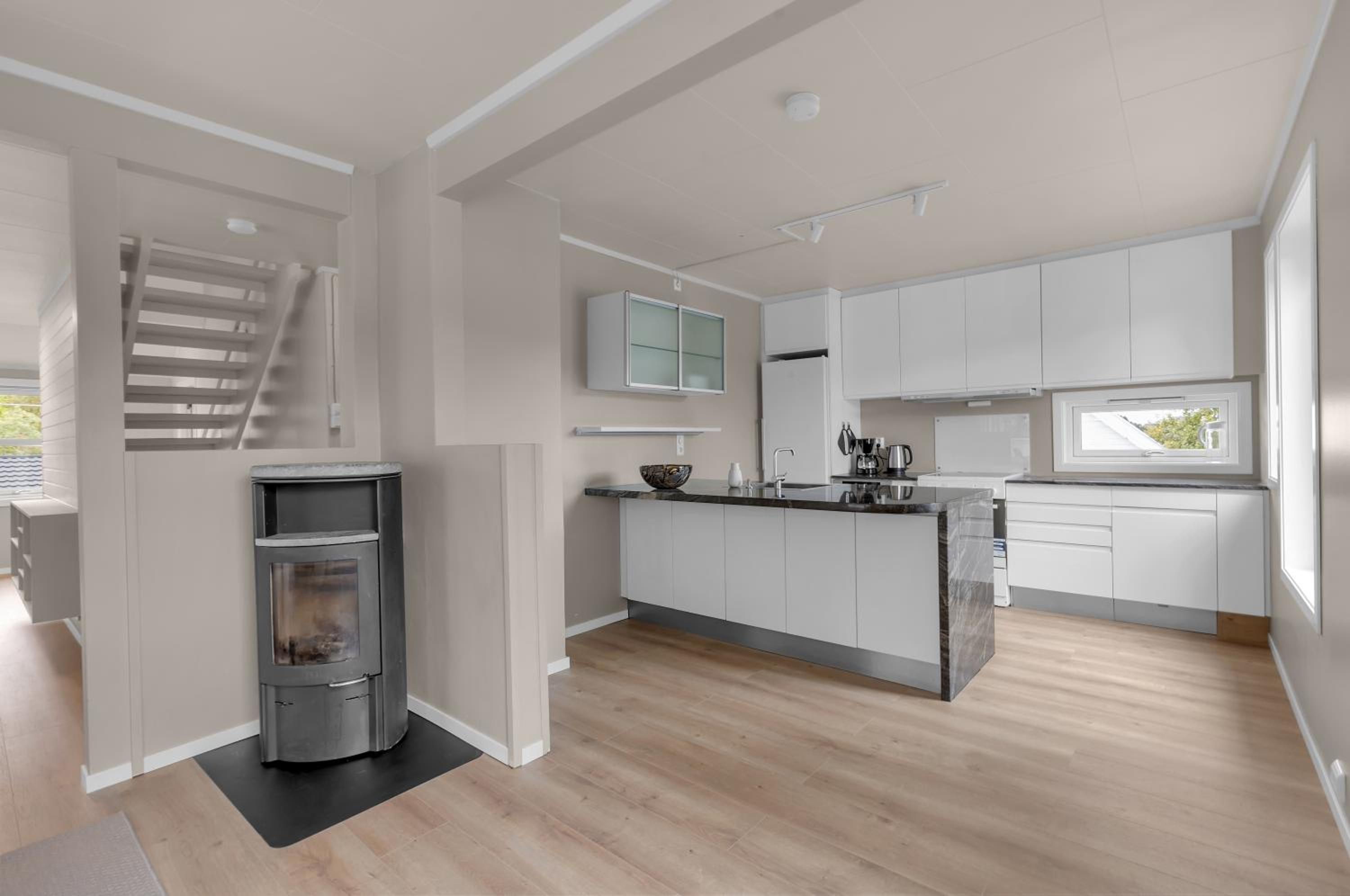 Northstay - Grimsby House, Free Parking, Sauna, Sleeps 16