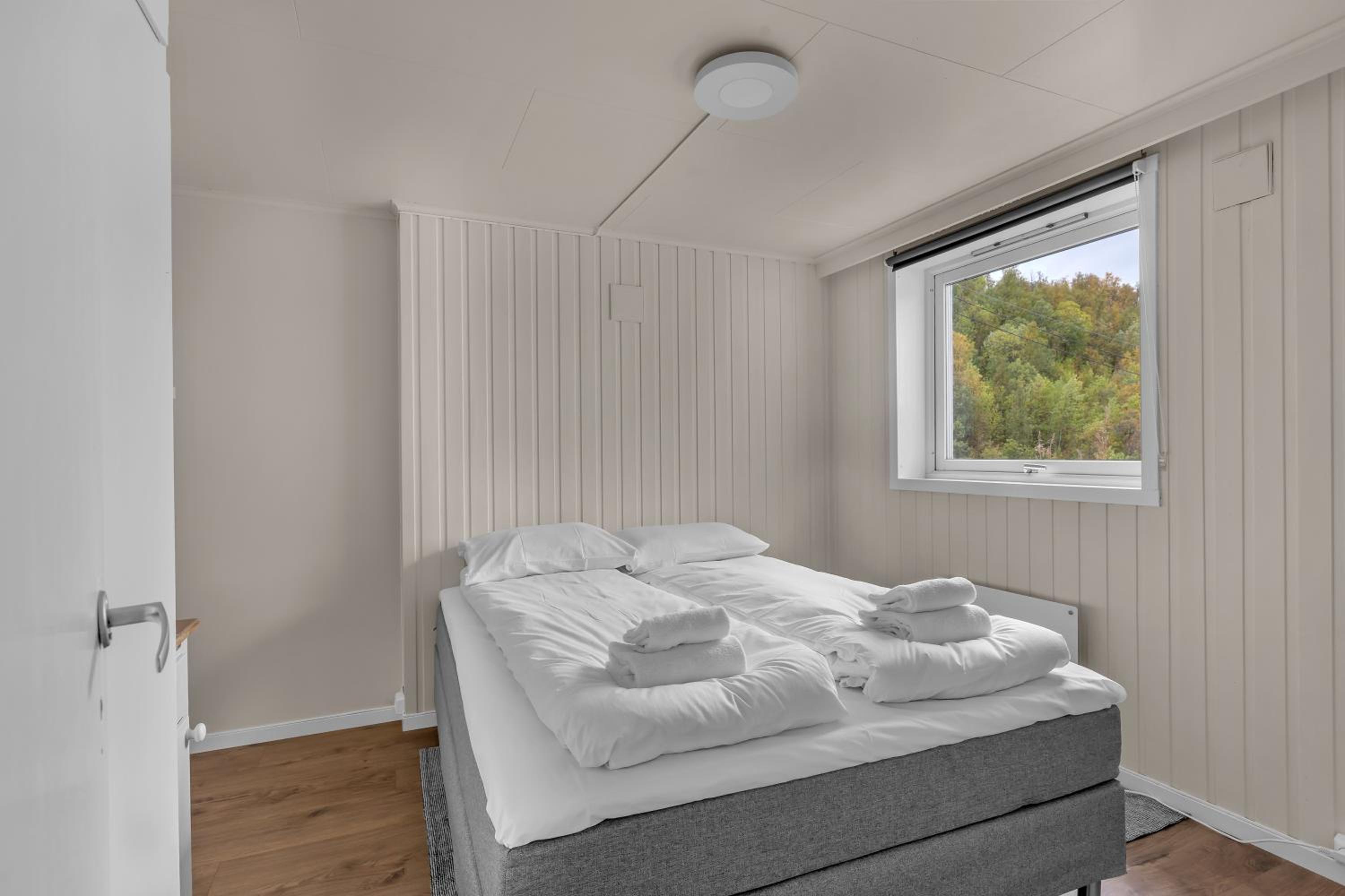 Northstay - Grimsby House, Free Parking, Sauna, Sleeps 16