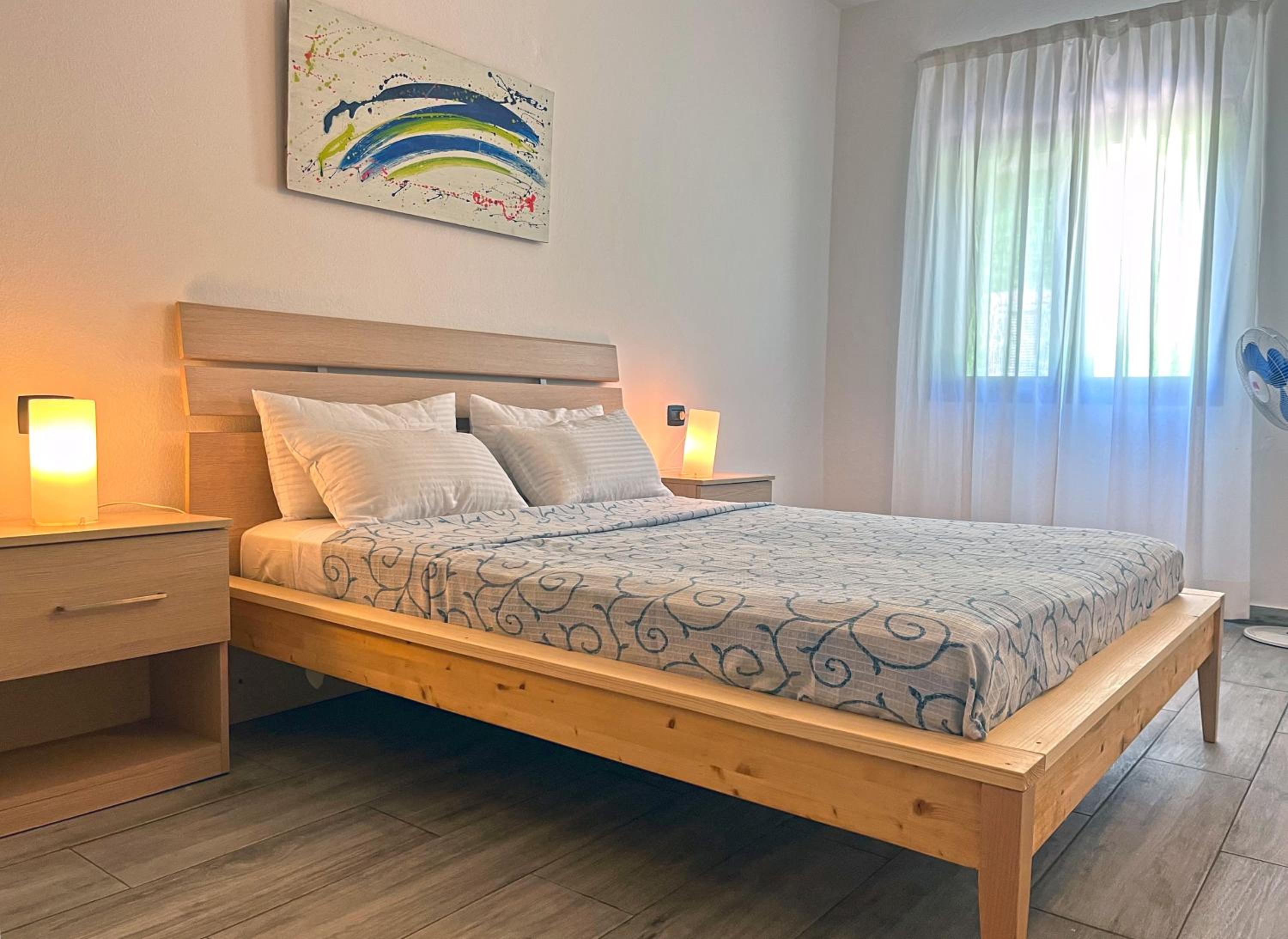 L12A Bright, well furnished, close to the beach and village centre