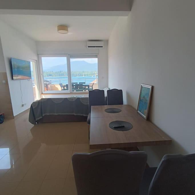 Beautiful Seaview Spacious Two Bedroom Flat view 3