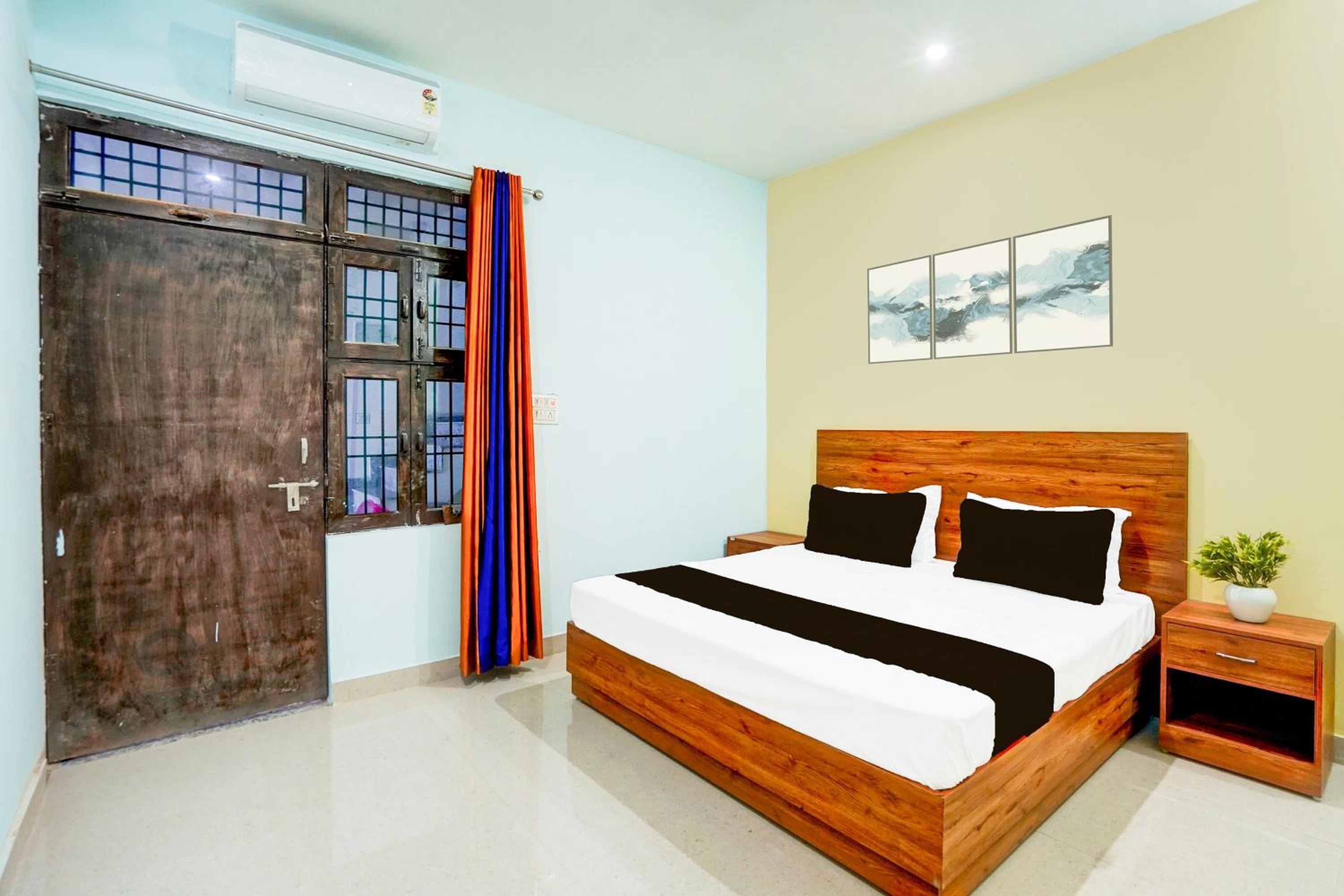 Hotel O N S Residency
