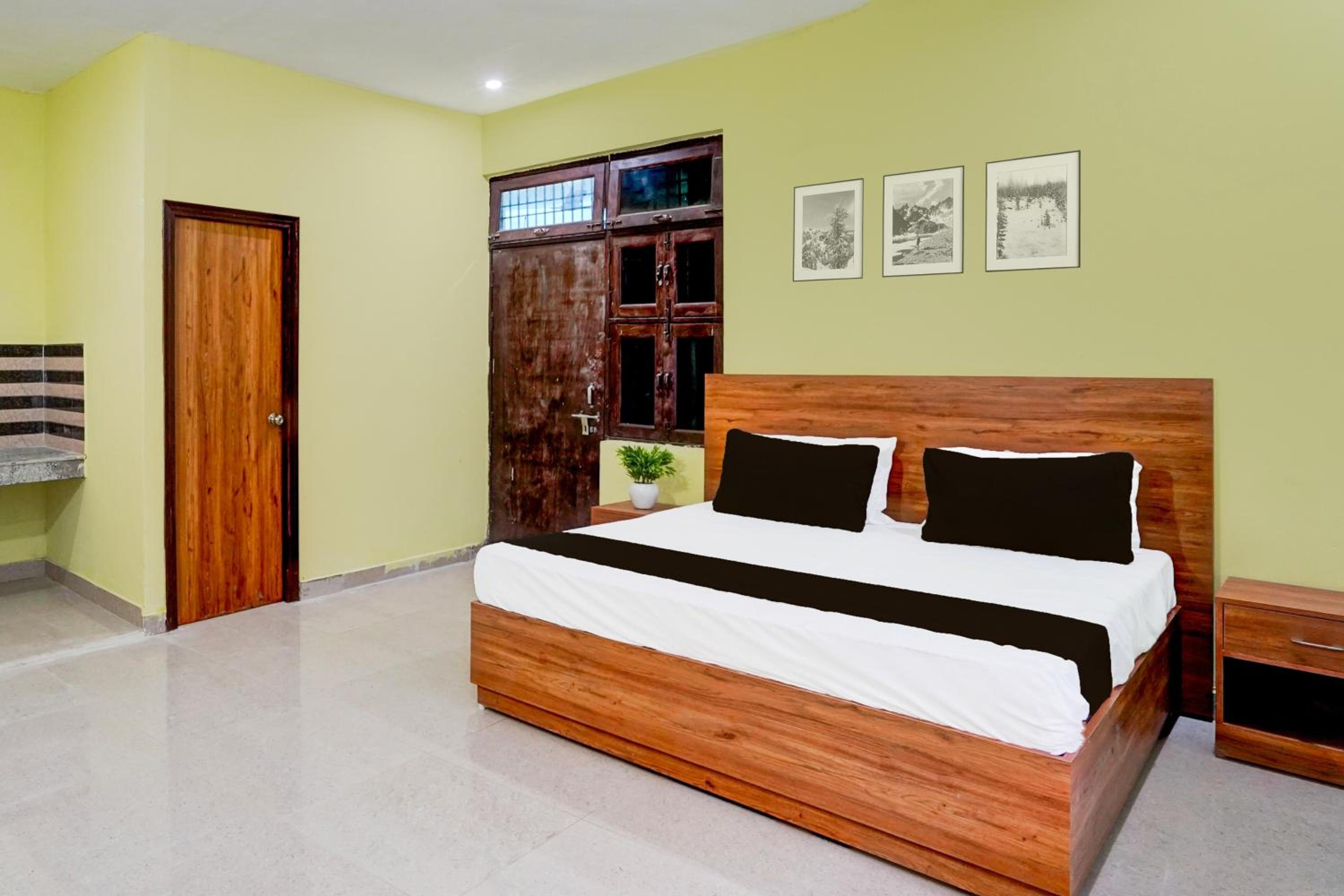 Hotel O N S Residency