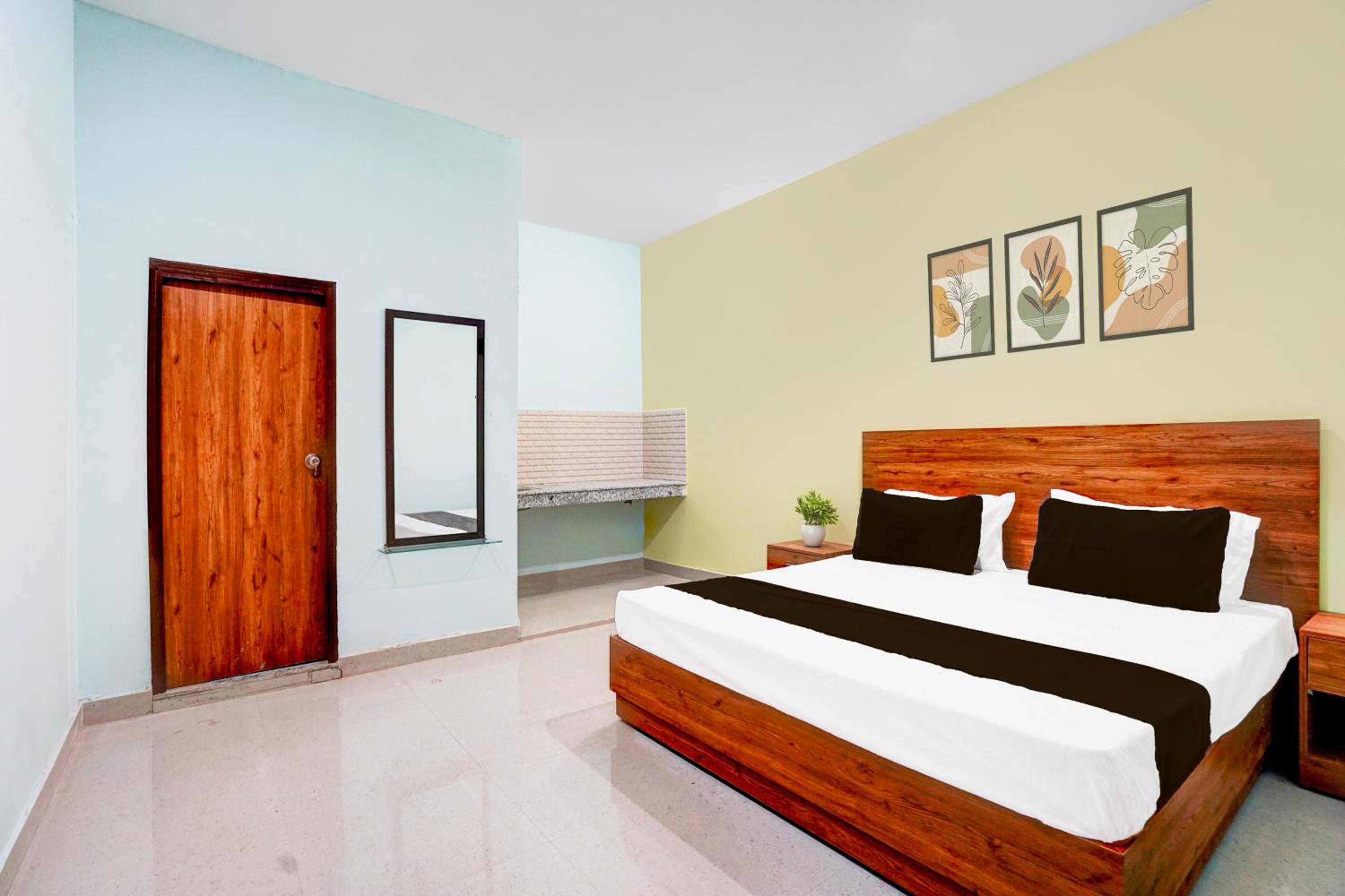 Hotel O N S Residency