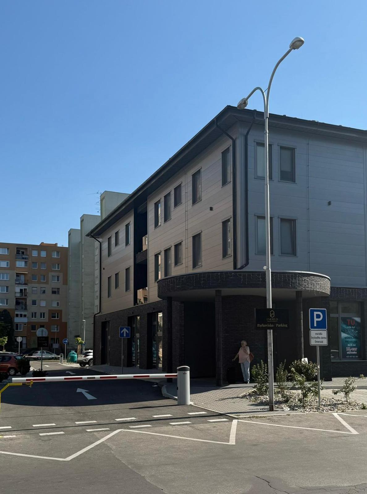 Emerald Residence Apartments