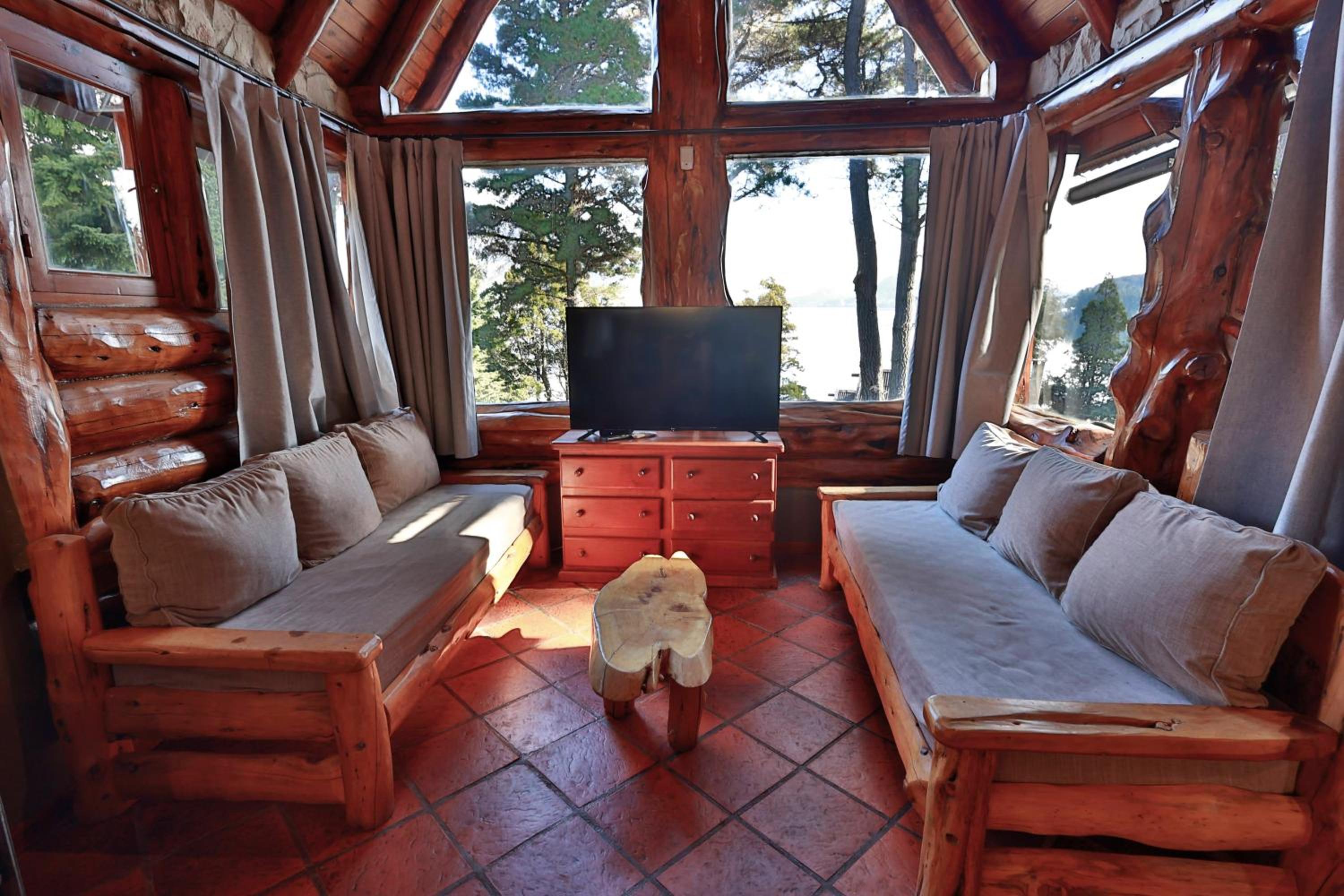 Cabañas Villa Labrador con costa de lago