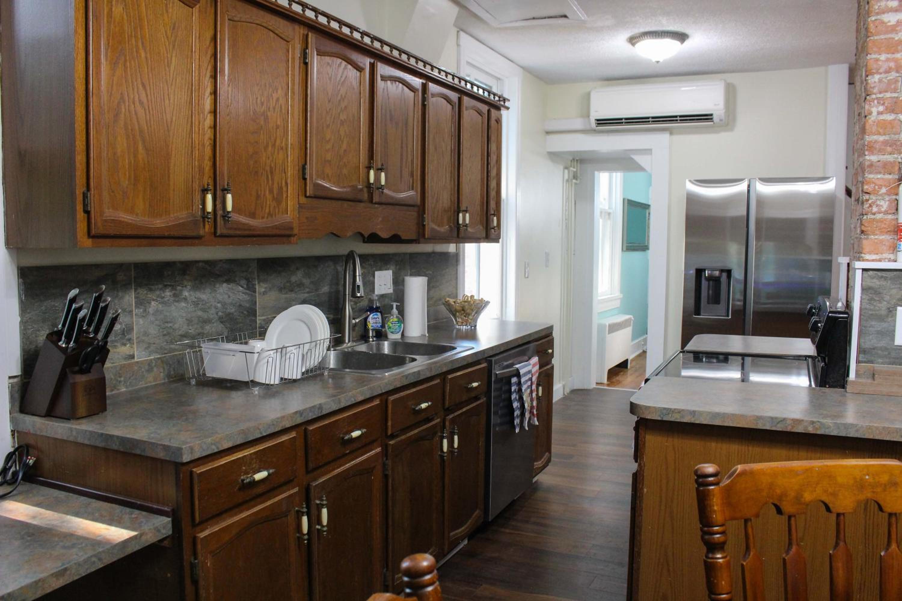 Newly Renovated Historic 6-Bedroom Manor, Where Timeless Elegance Meets Modern Luxury view 5