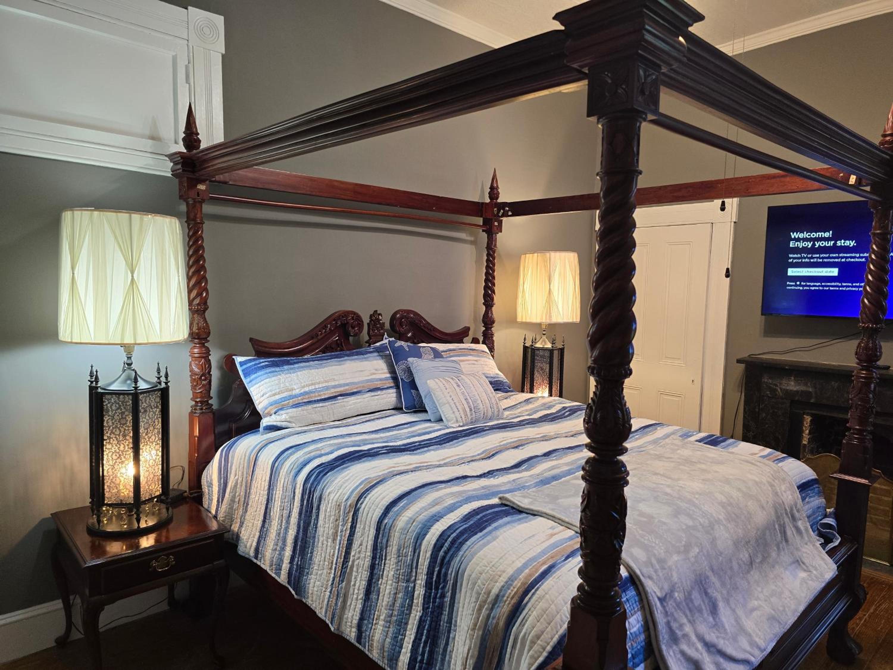 Newly Renovated Historic 6-Bedroom Manor, Where Timeless Elegance Meets Modern Luxury view 3