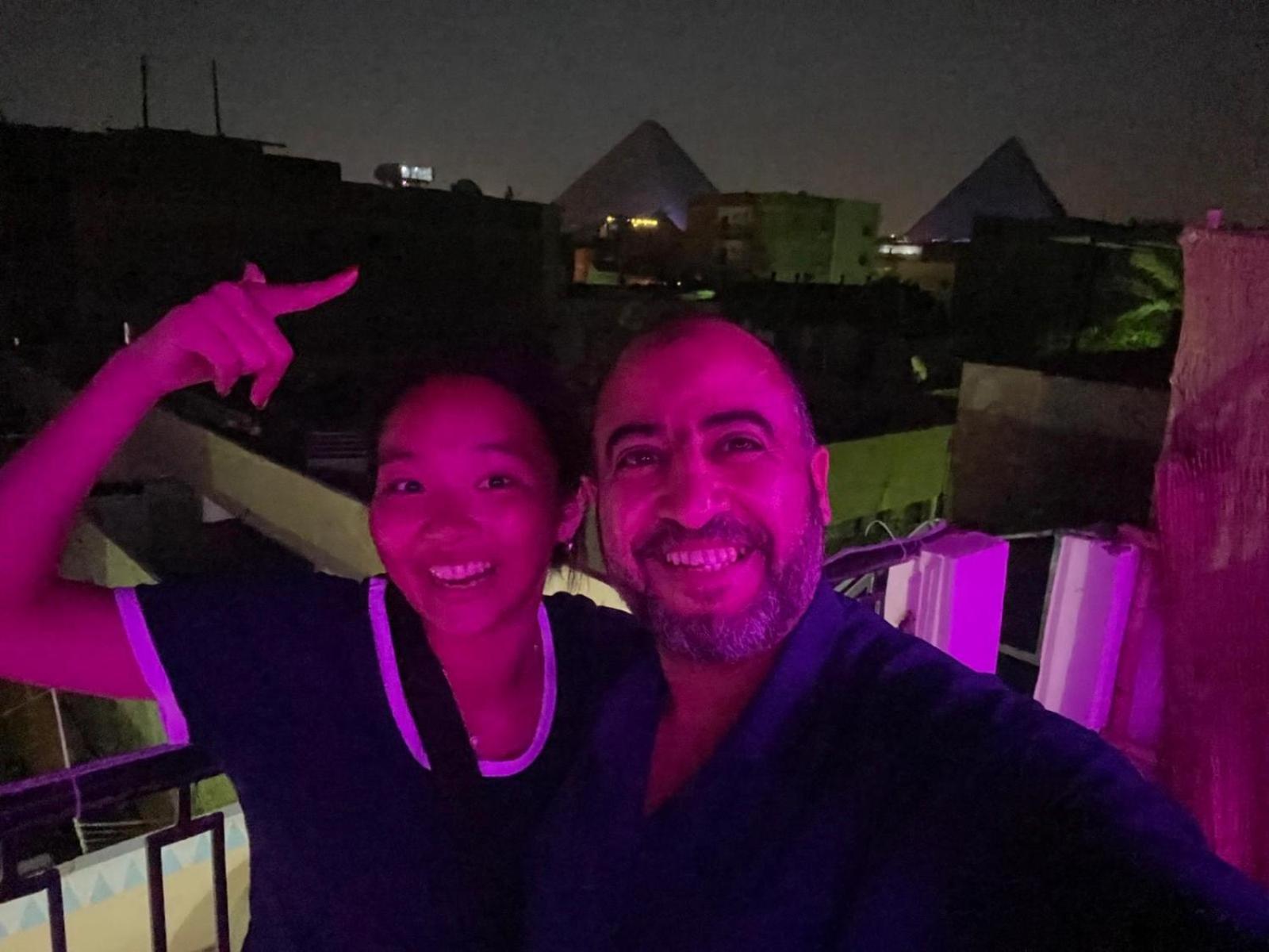 2 Jana Pyramids view inn