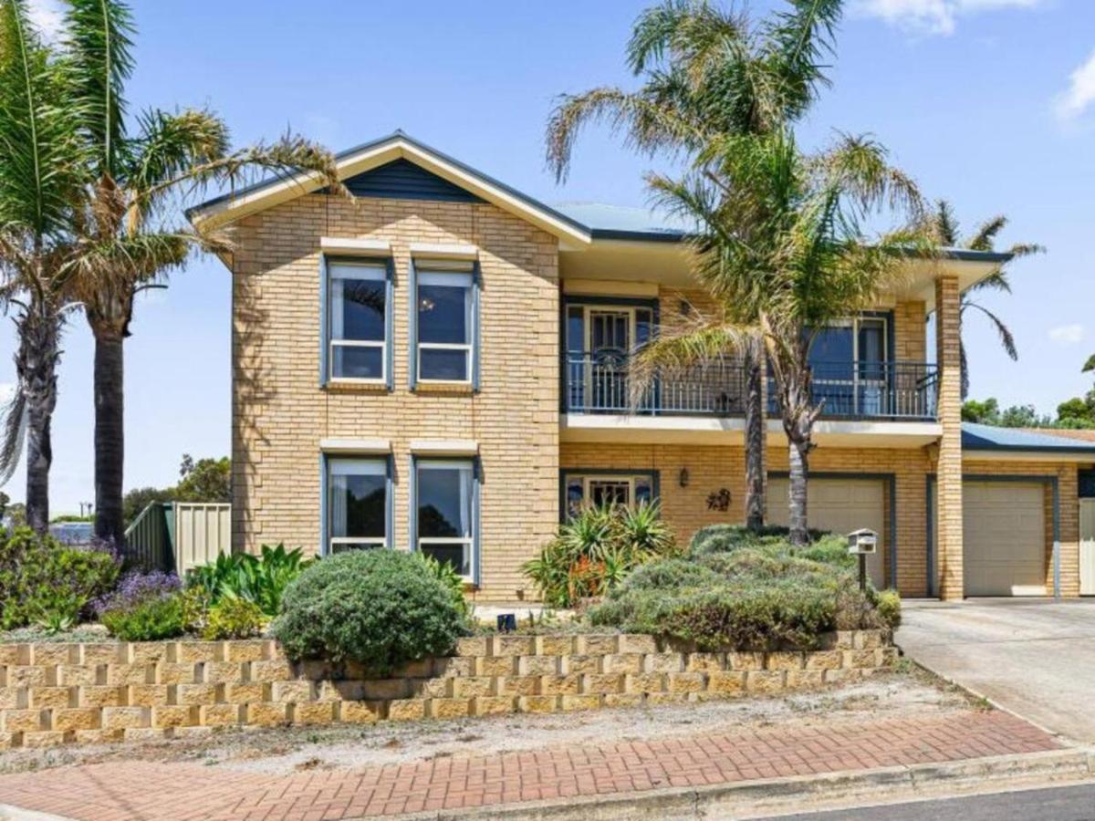 Casa Del Frankie. Maslin Beach
