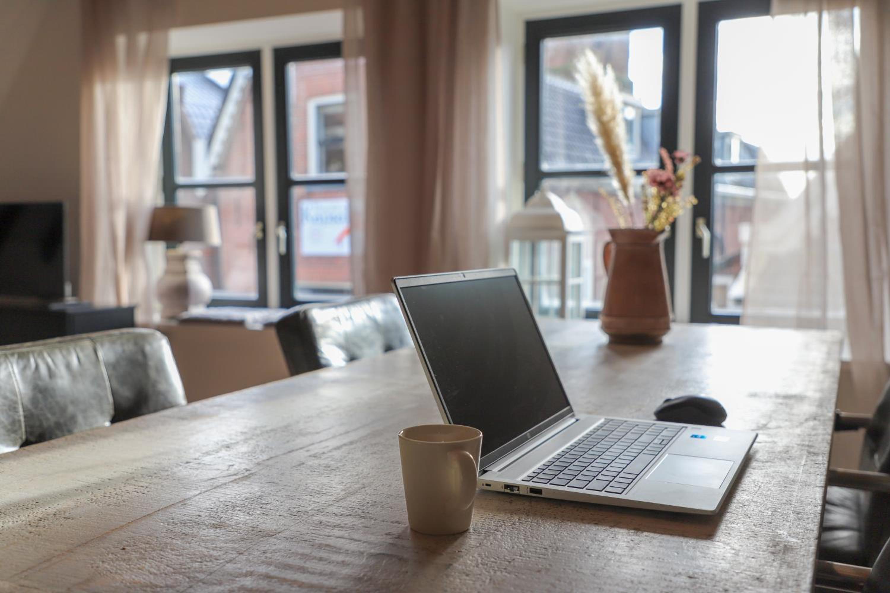 Karakteristieke bovenwoning gelegen tussen Utrecht en Amsterdam