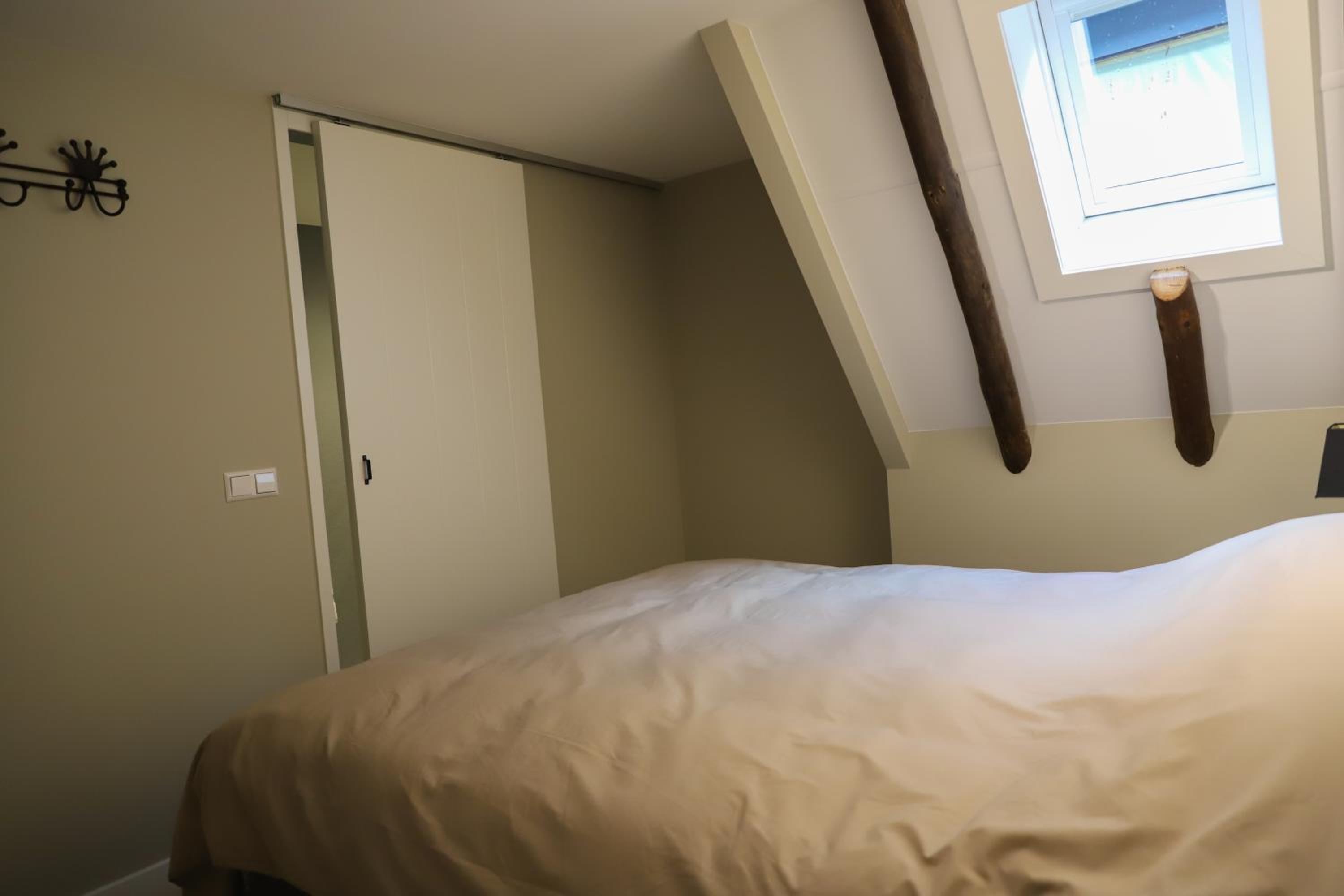 Karakteristieke bovenwoning gelegen tussen Utrecht en Amsterdam