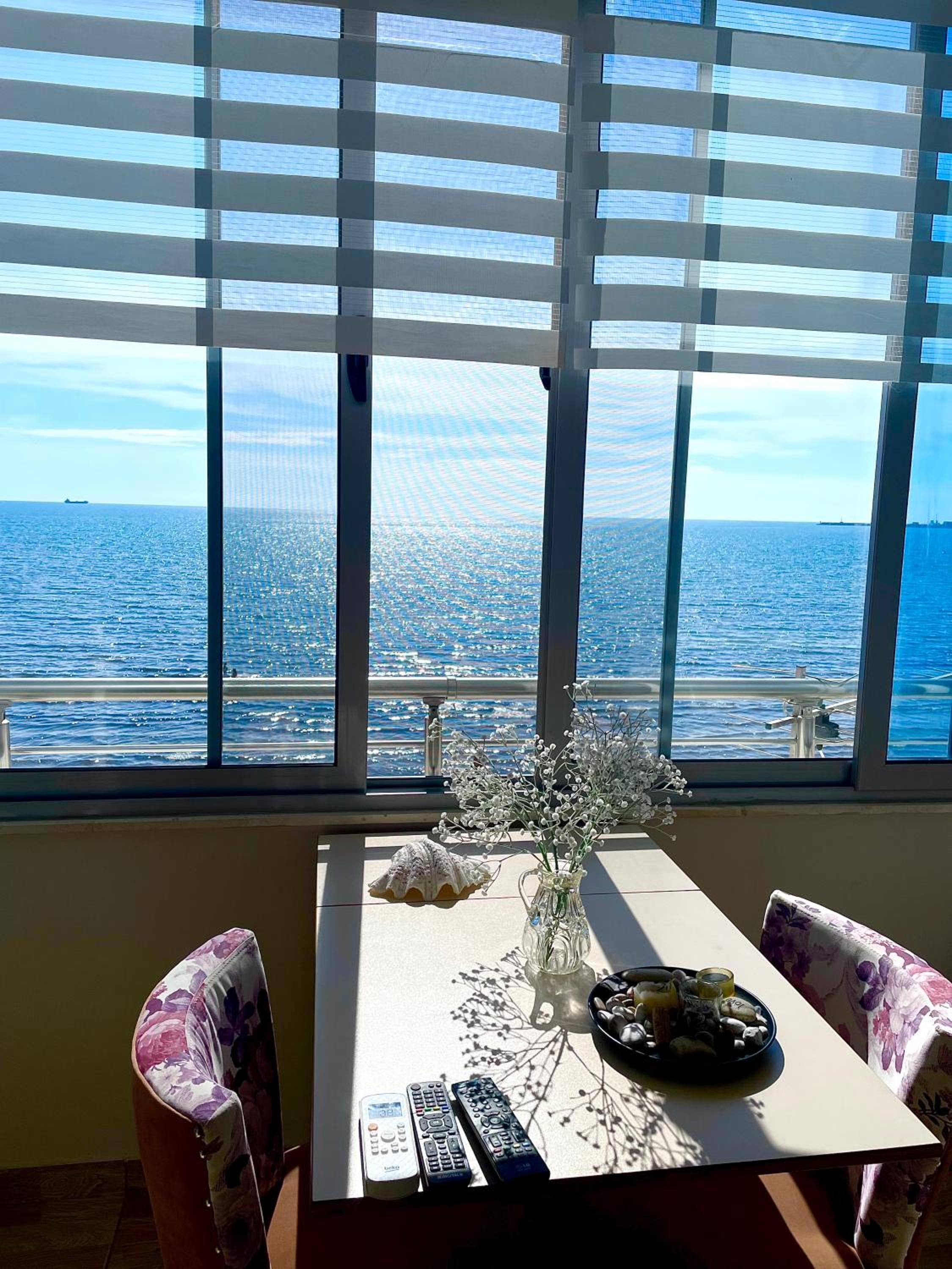 Cozy Beachfront Room