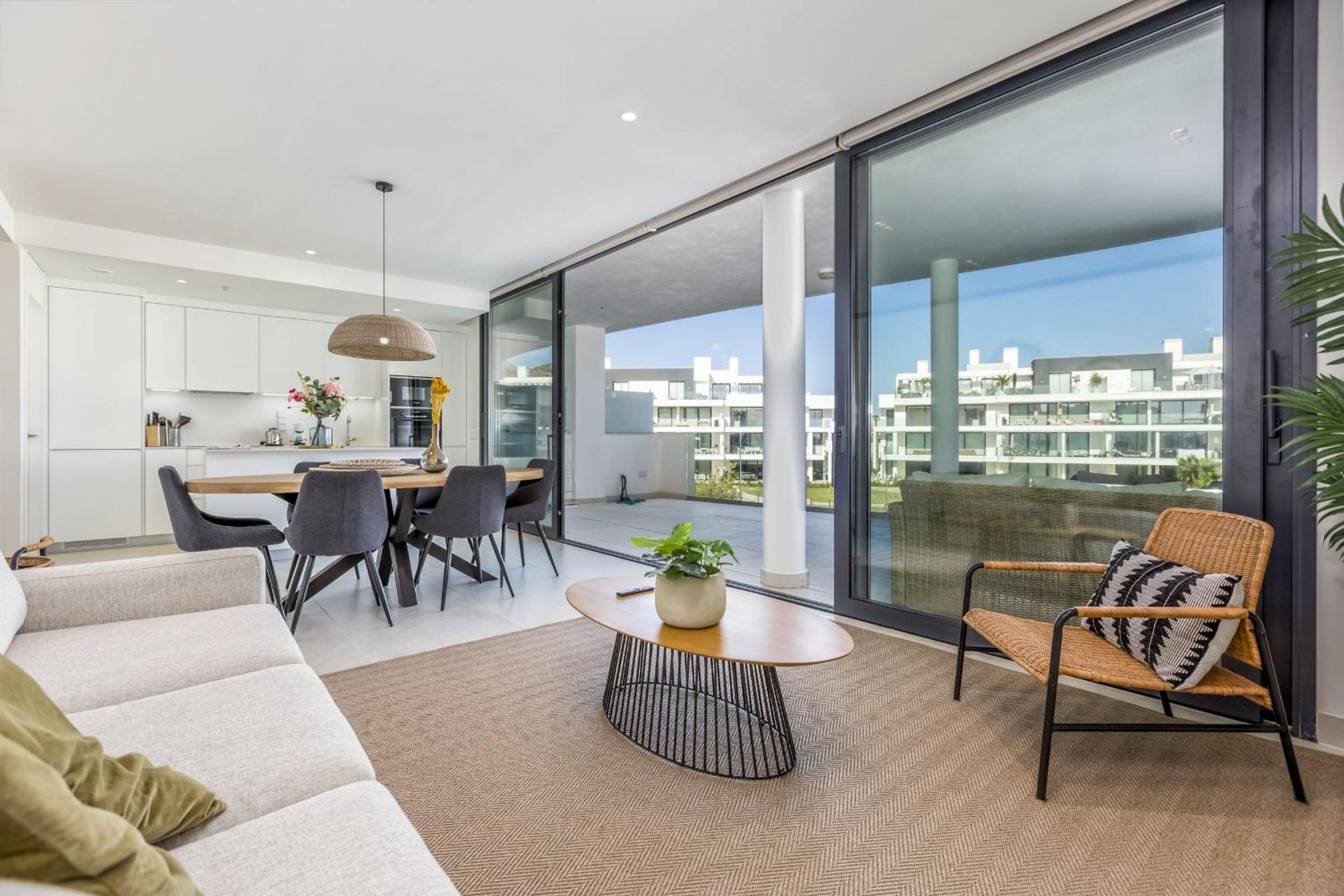 ViVi Homes - Deco Pool, Garden, Terrace & Beach