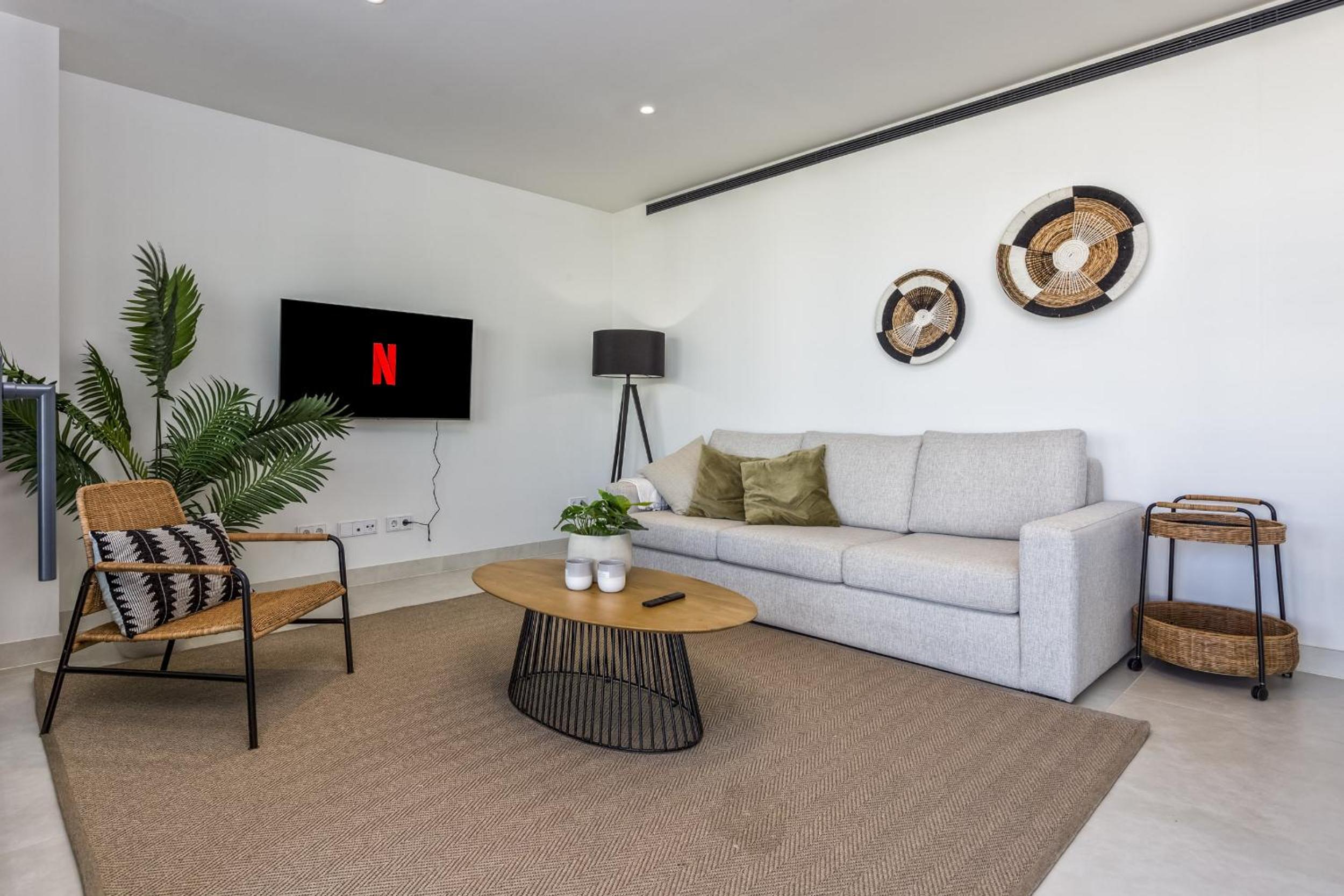 ViVi Homes - Deco Pool, Garden, Terrace & Beach