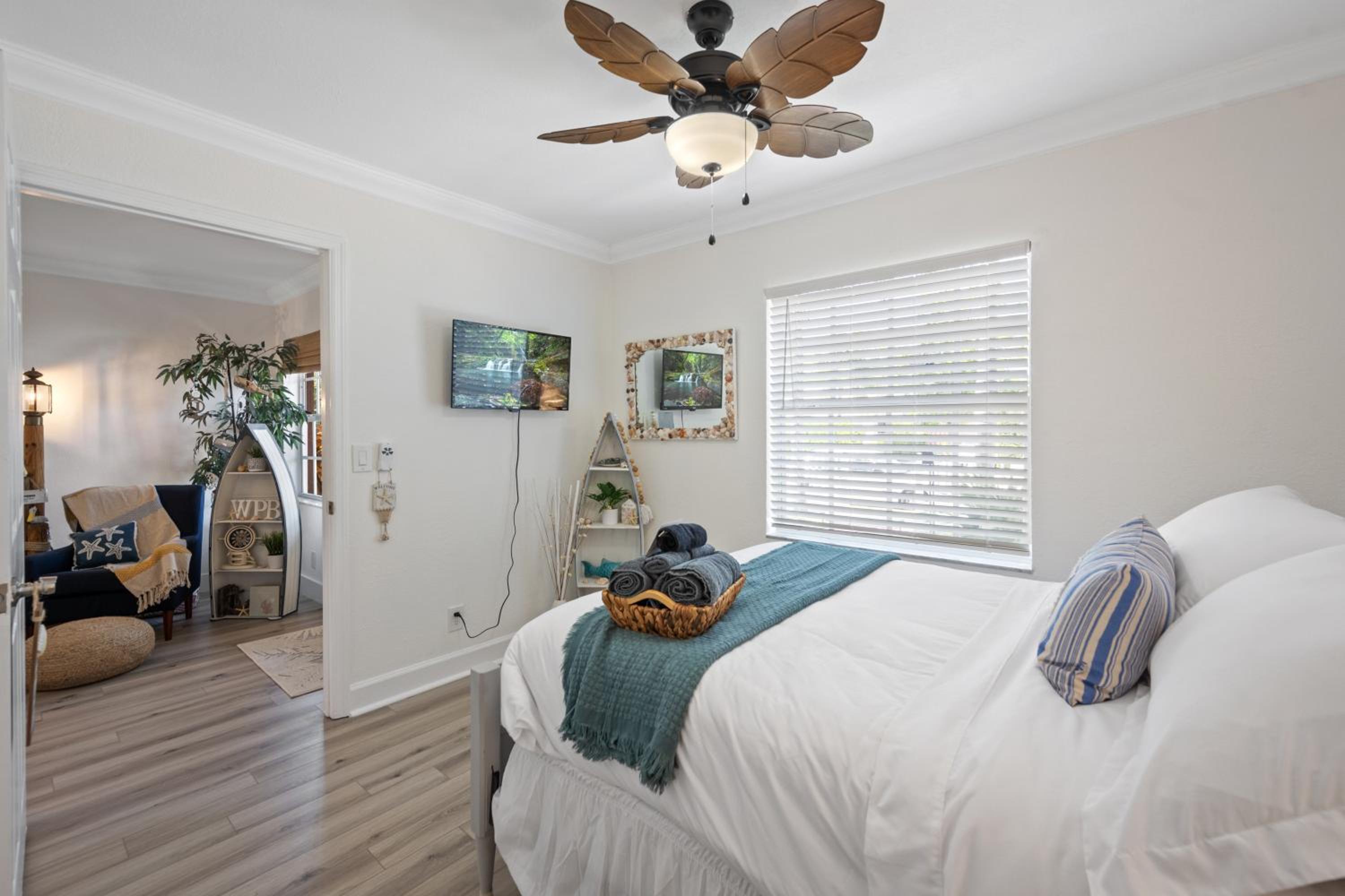 Family-Friendly Paradise near the Beach & Downtown view 5