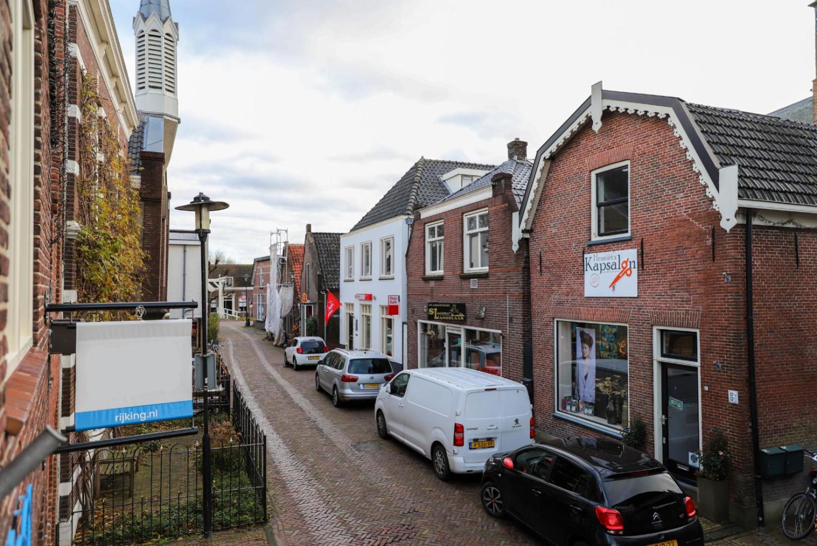 Karakteristieke bovenwoning gelegen tussen Utrecht en Amsterdam