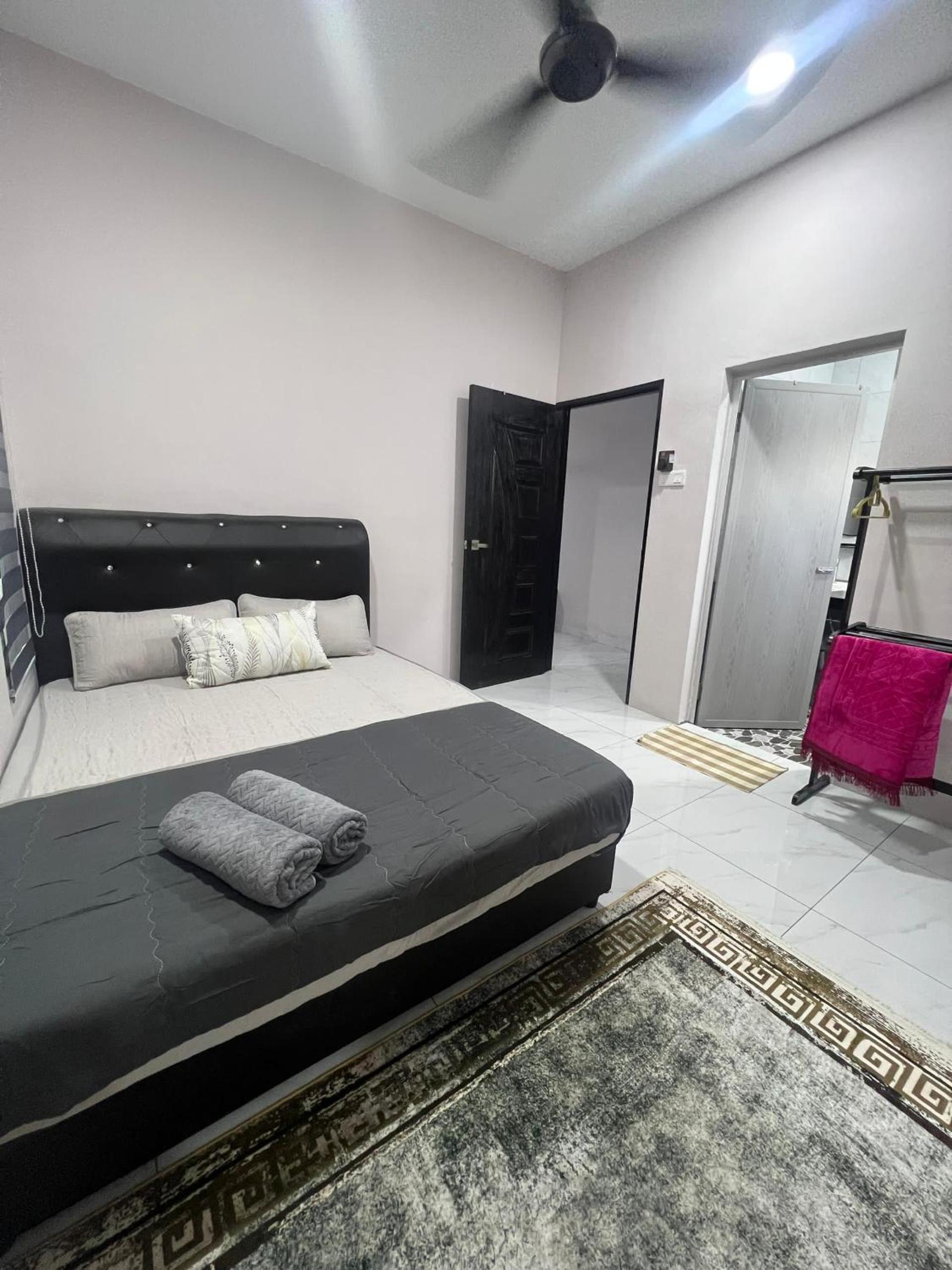 D'Nuha homestay Unit 2 Chenderong Balai Teluk Intan photo 6