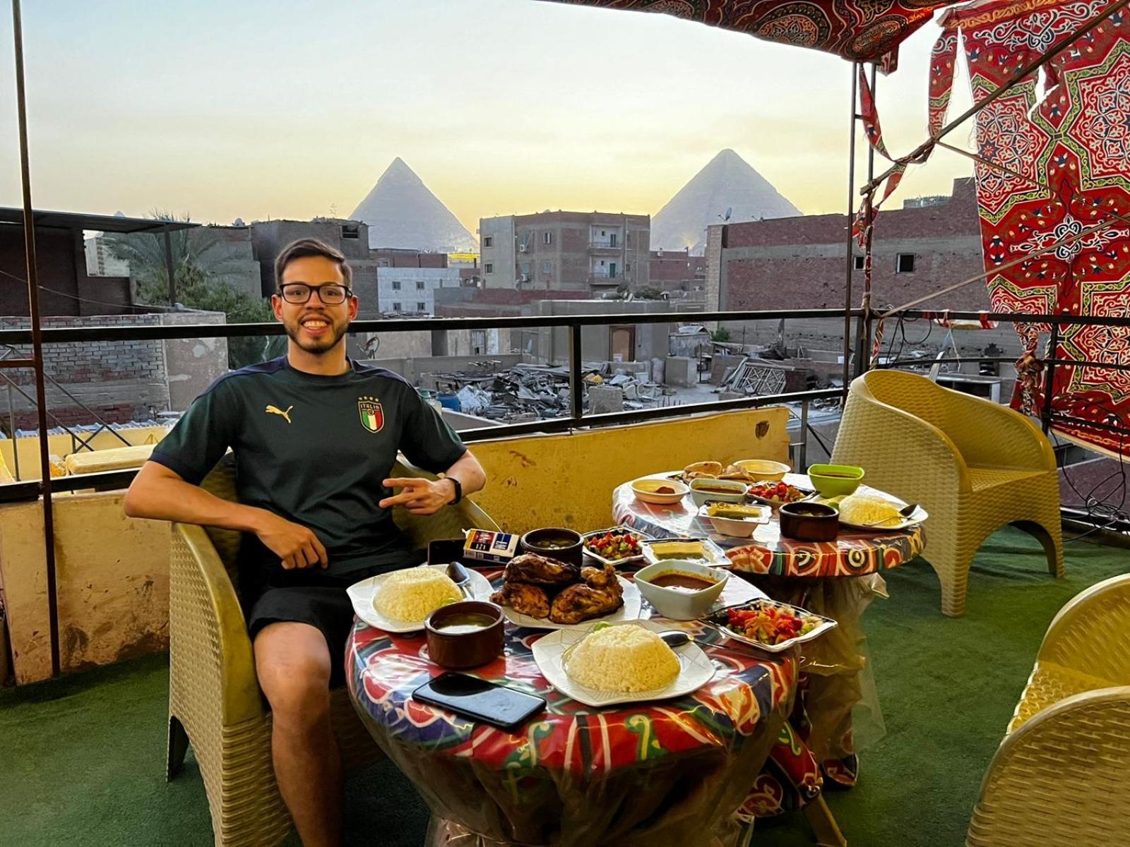 Jana Pyramids view inn