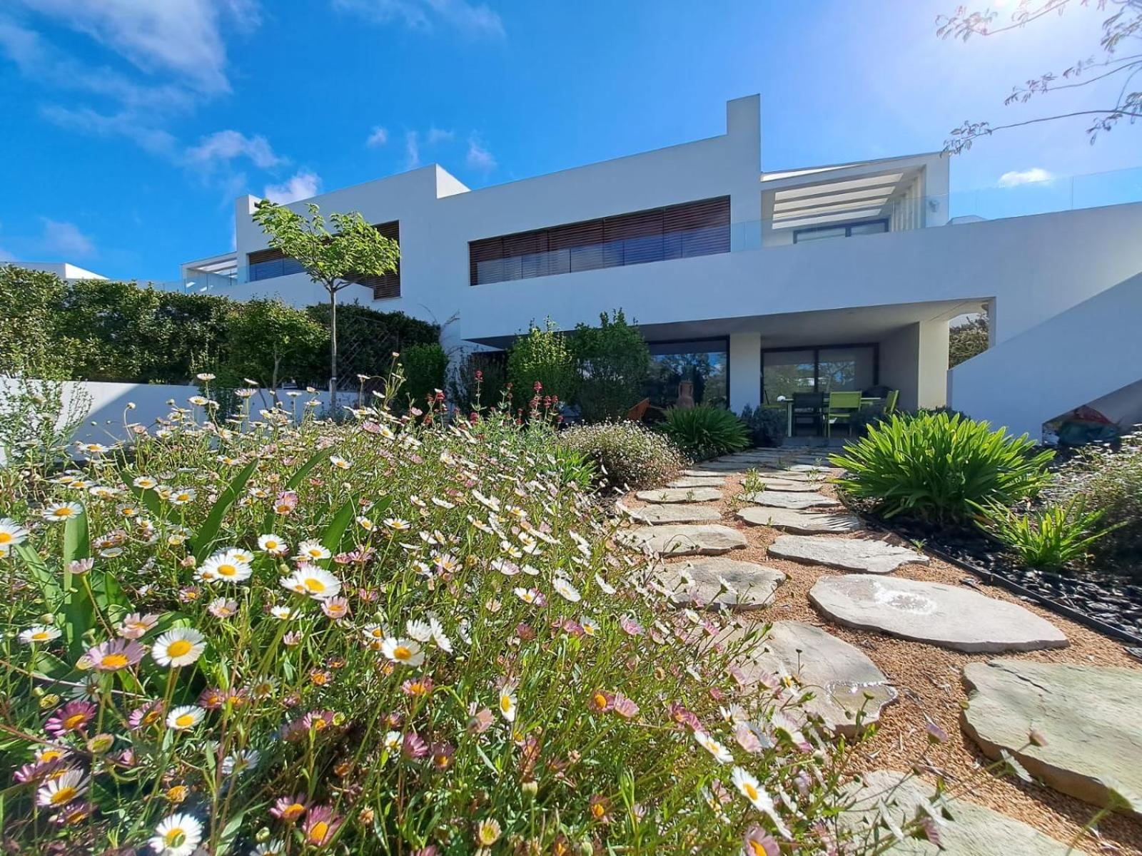 Holiday Rentals at Camiral, a Quinta do Lago Resort