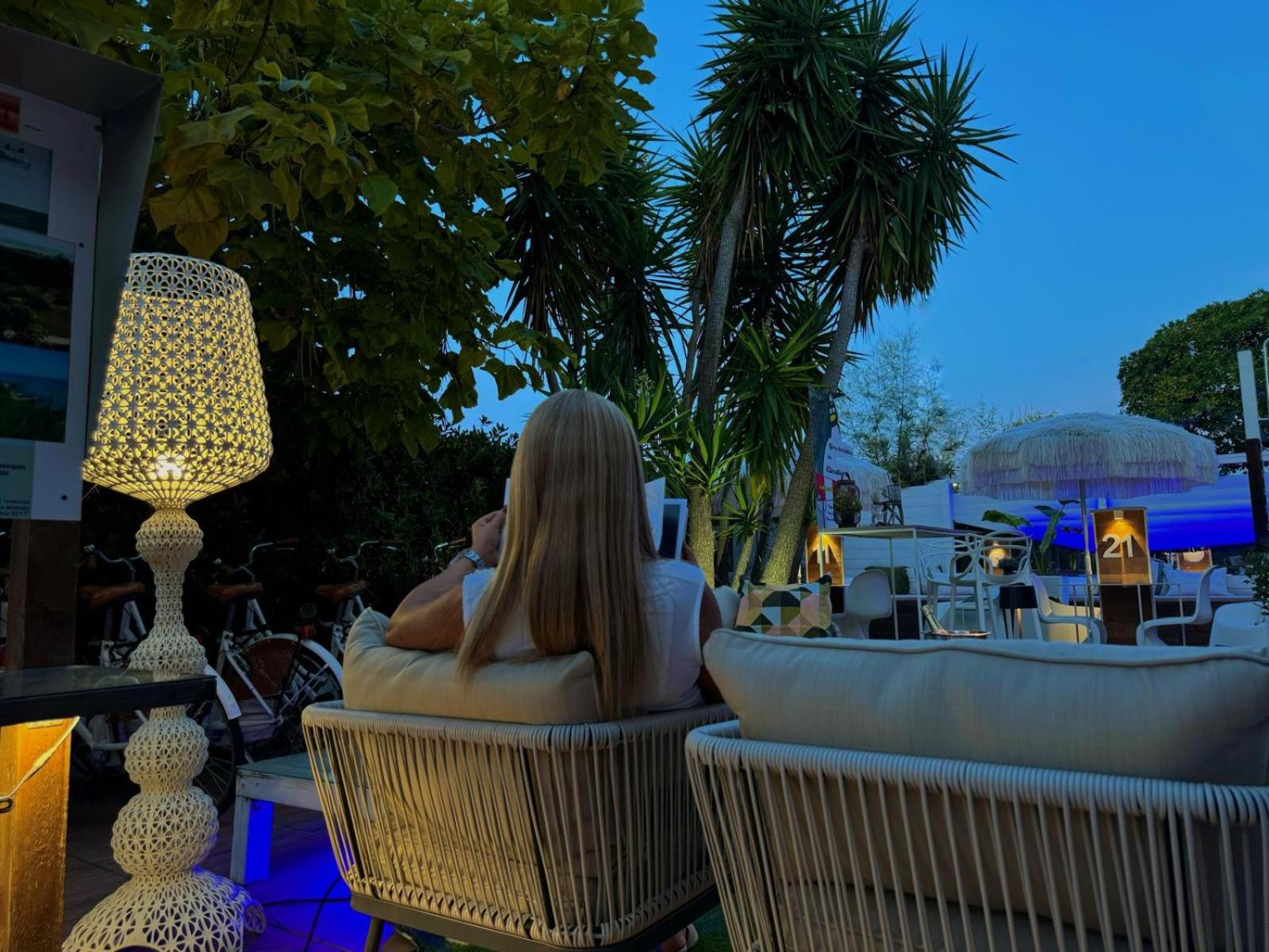 lounge