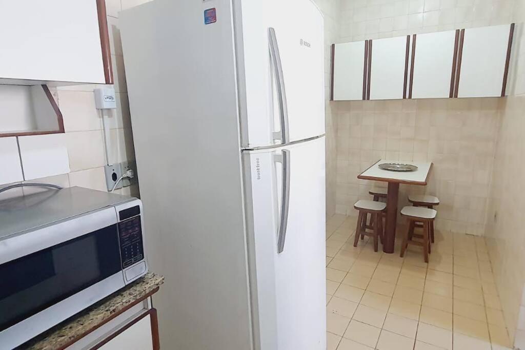 Apt Charmoso de 4 quartos na Praia do Morro