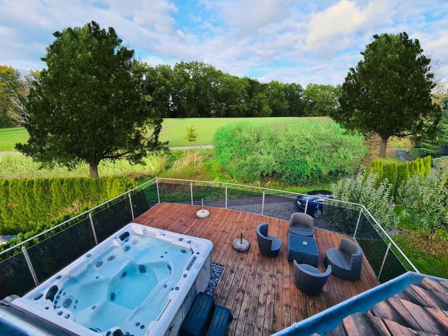 Villa with Pool - Leon's Holiday Homes