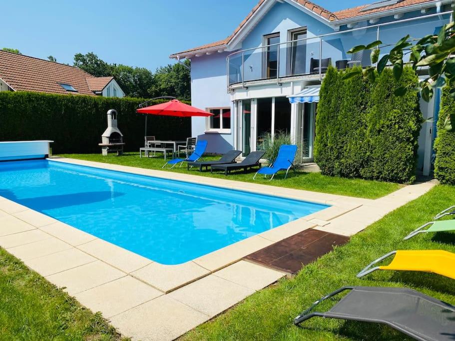 Villa with Pool - Leon's Holiday Homes