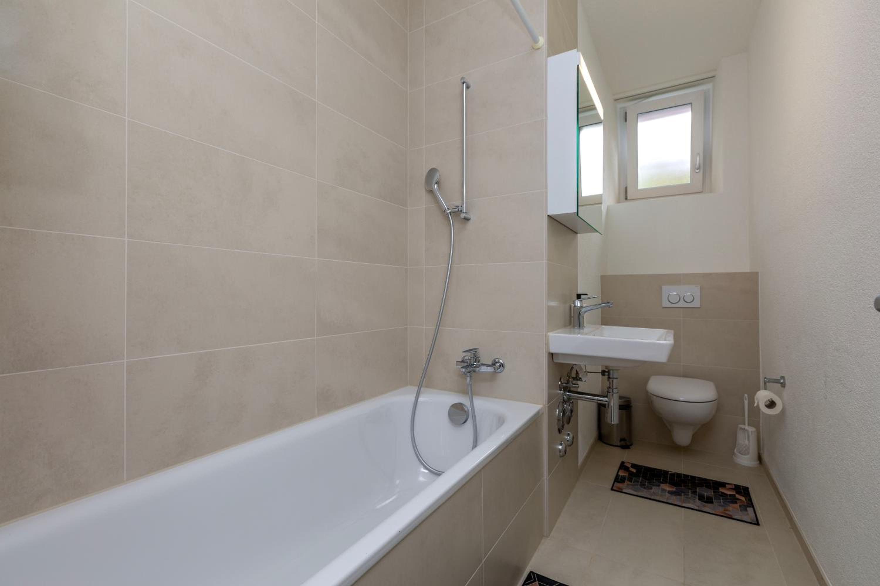 KAYA Zurich Apartment 1A - Downtown 2BR Deluxe Apt